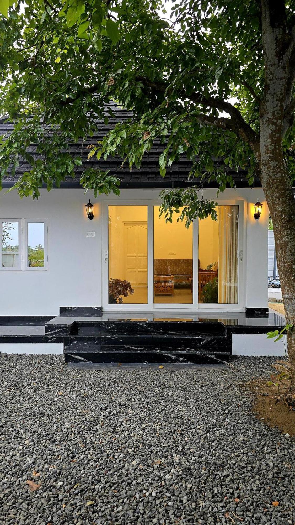Pradeep's Backwater Villa