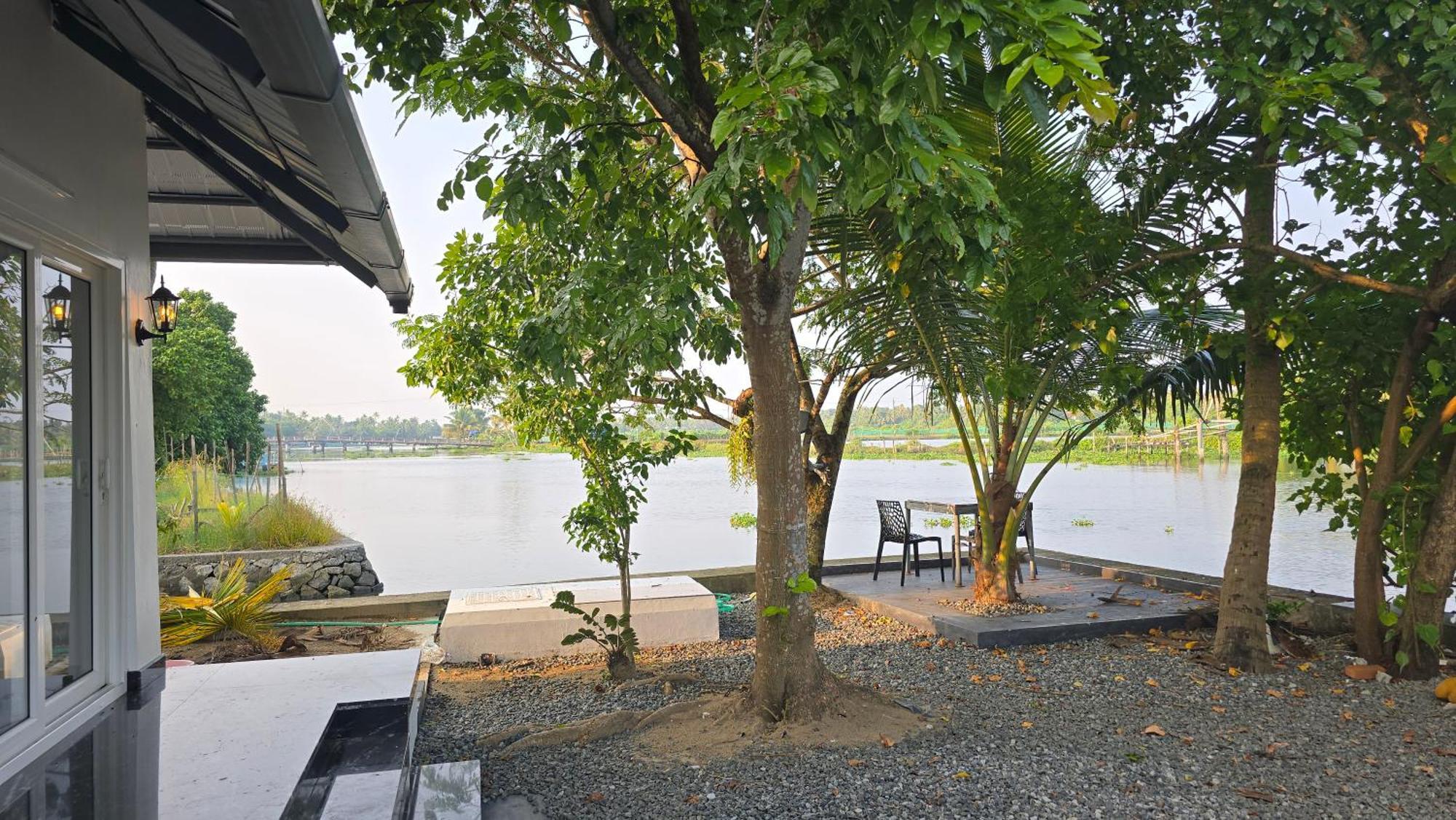 Villa Pradeep's Backwater *