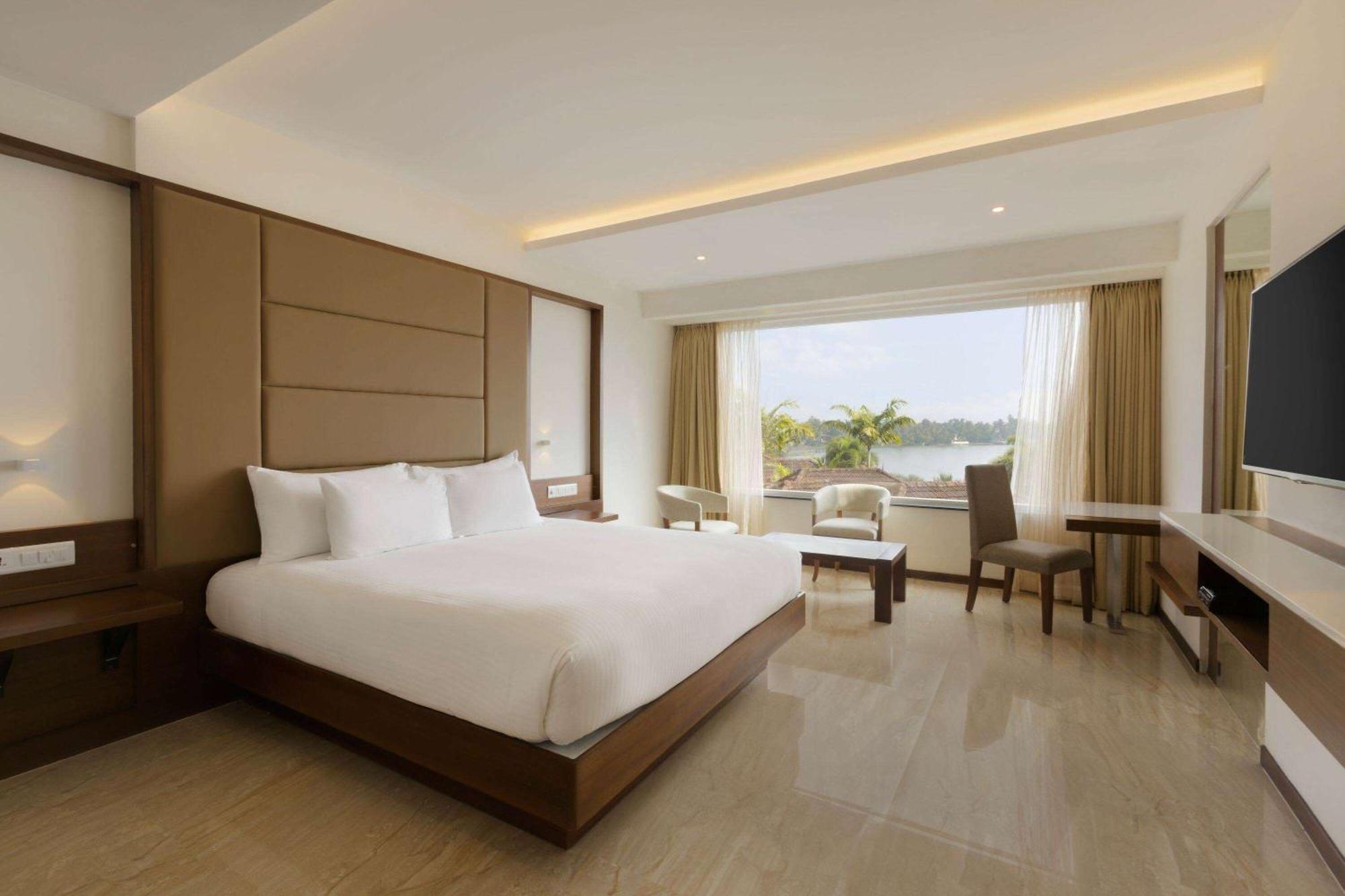 Ramada By Wyndham 5* Kochi