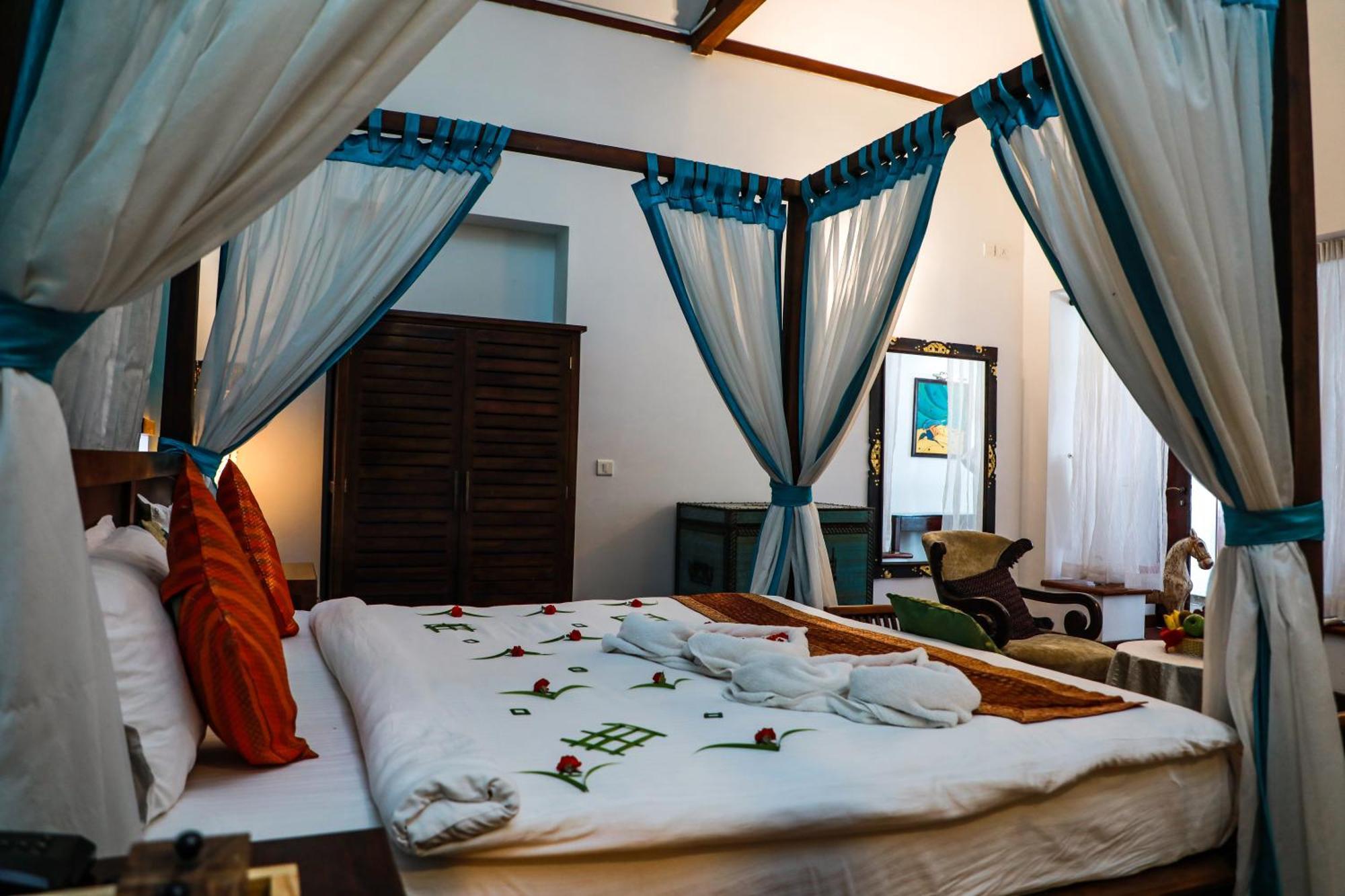 Old Lighthouse Bristow , 3* Kochi
