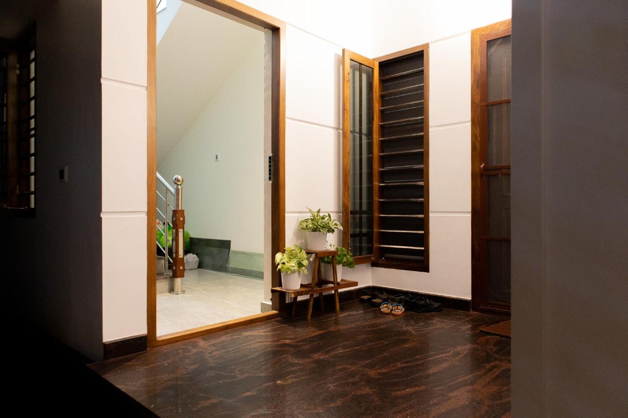 The Casa Vista, Kaloor Villa