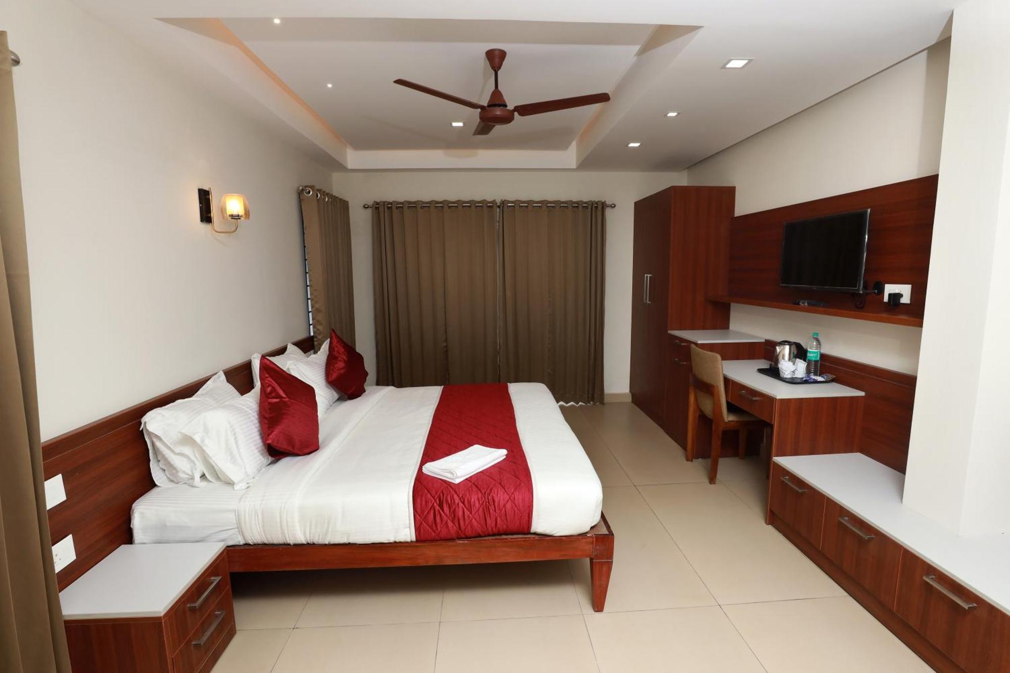 K Grandeur Hotel