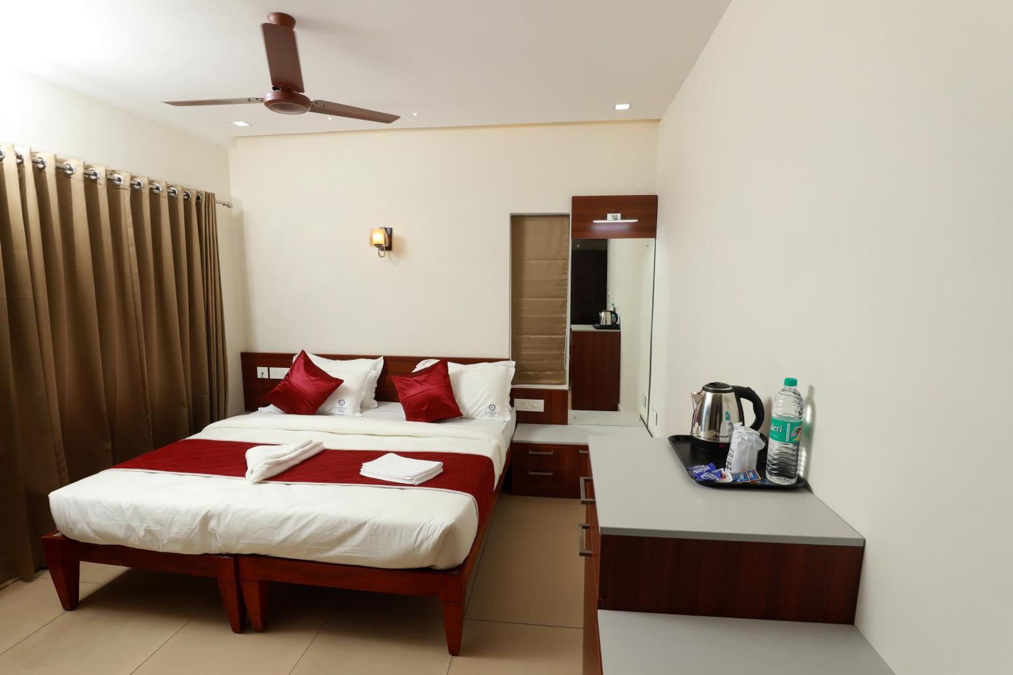 K Grandeur Hotel 3*