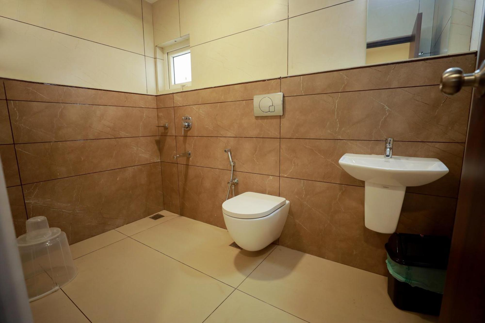 K Grandeur Hotel 3*