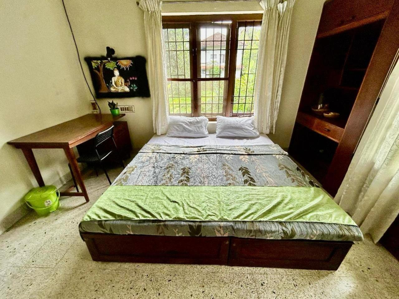 Mango Tree Guest house *