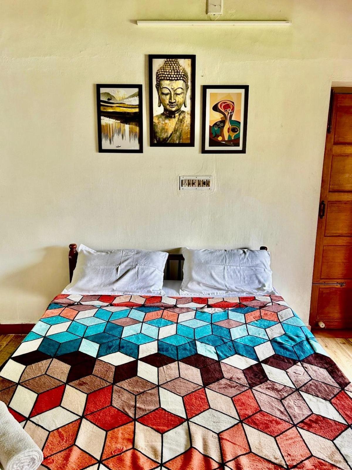 Mango Tree Guest house *