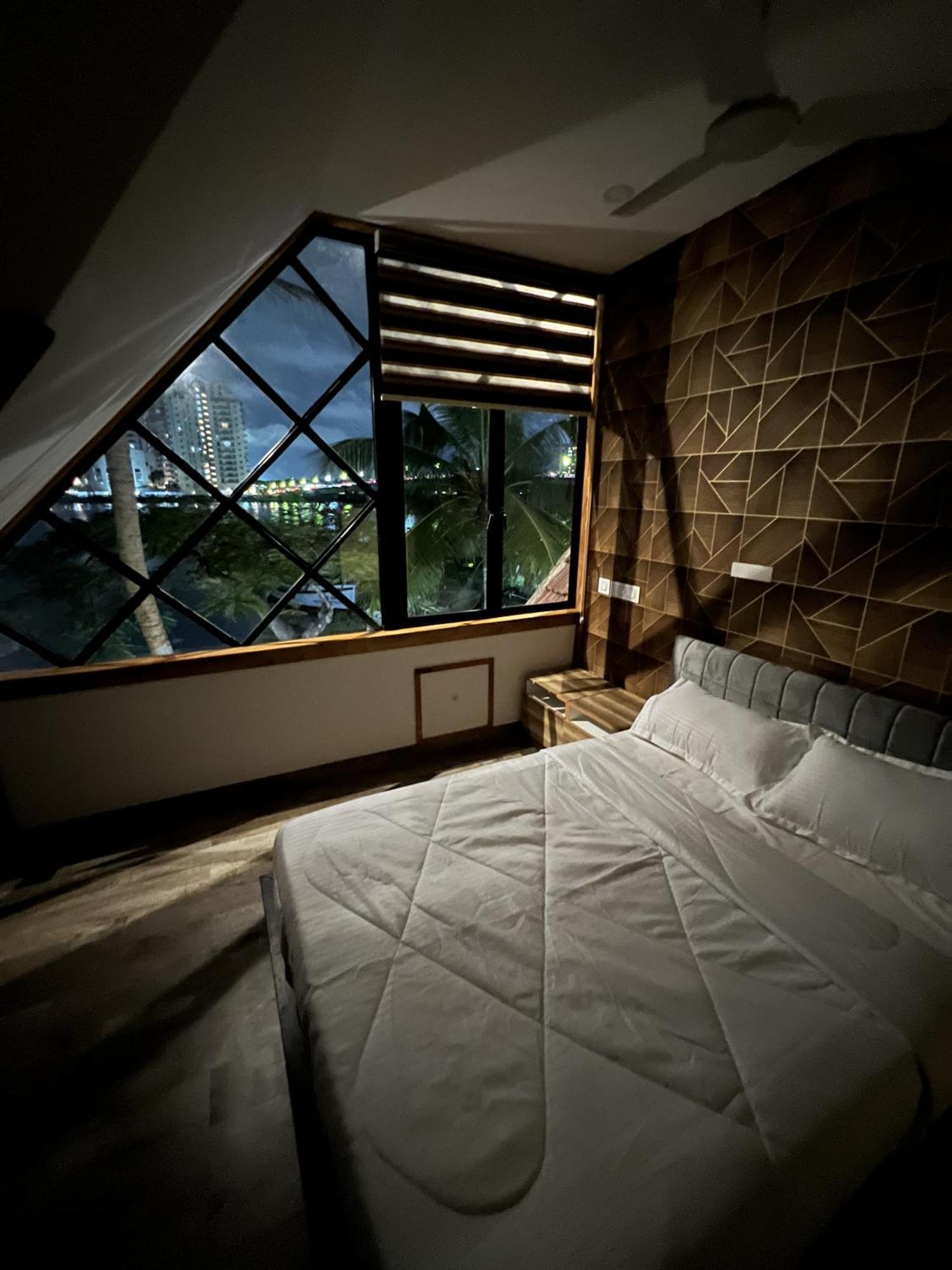 Marina Lounge Guest house *