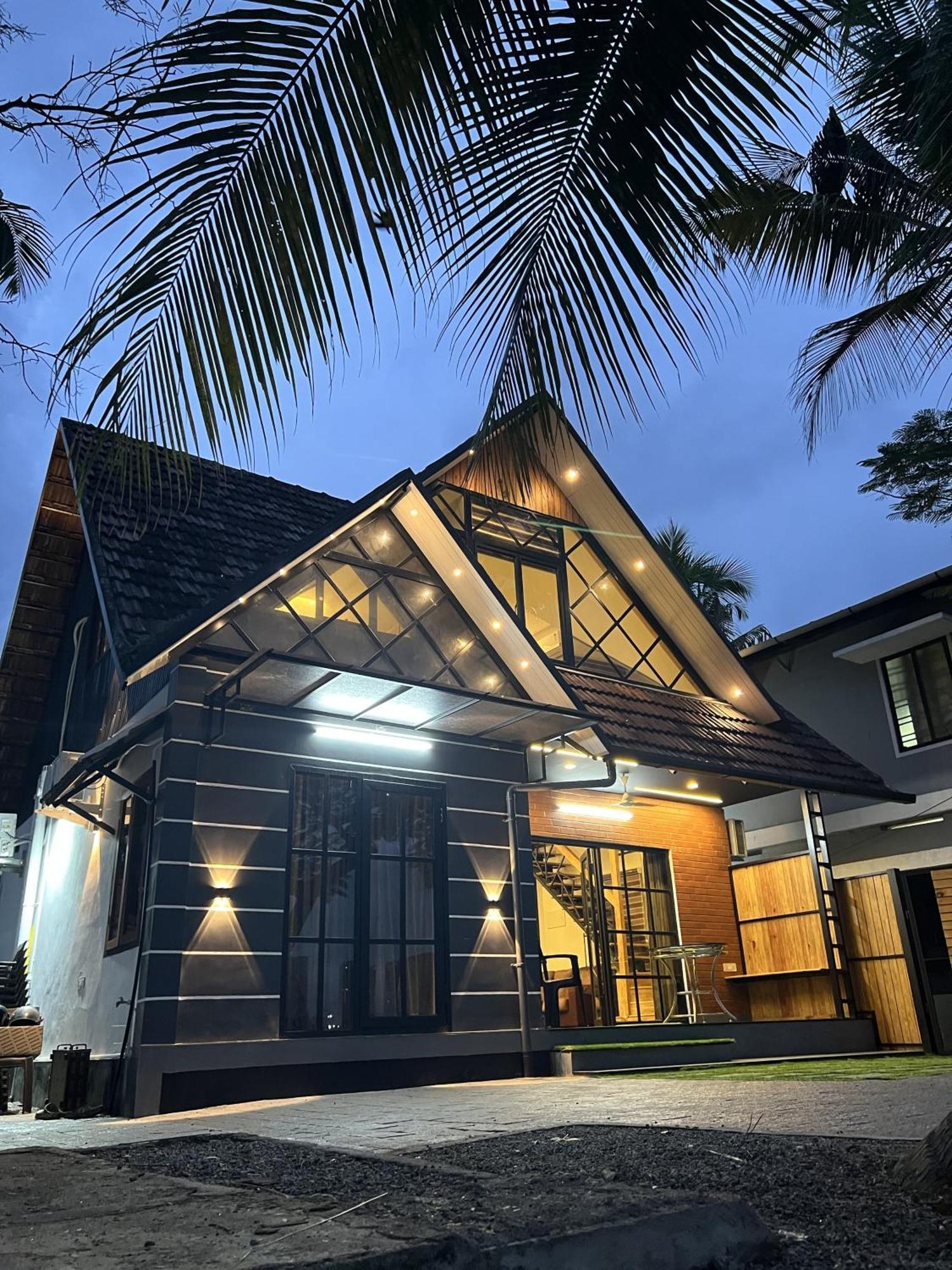 Marina Lounge Guest house Kochi