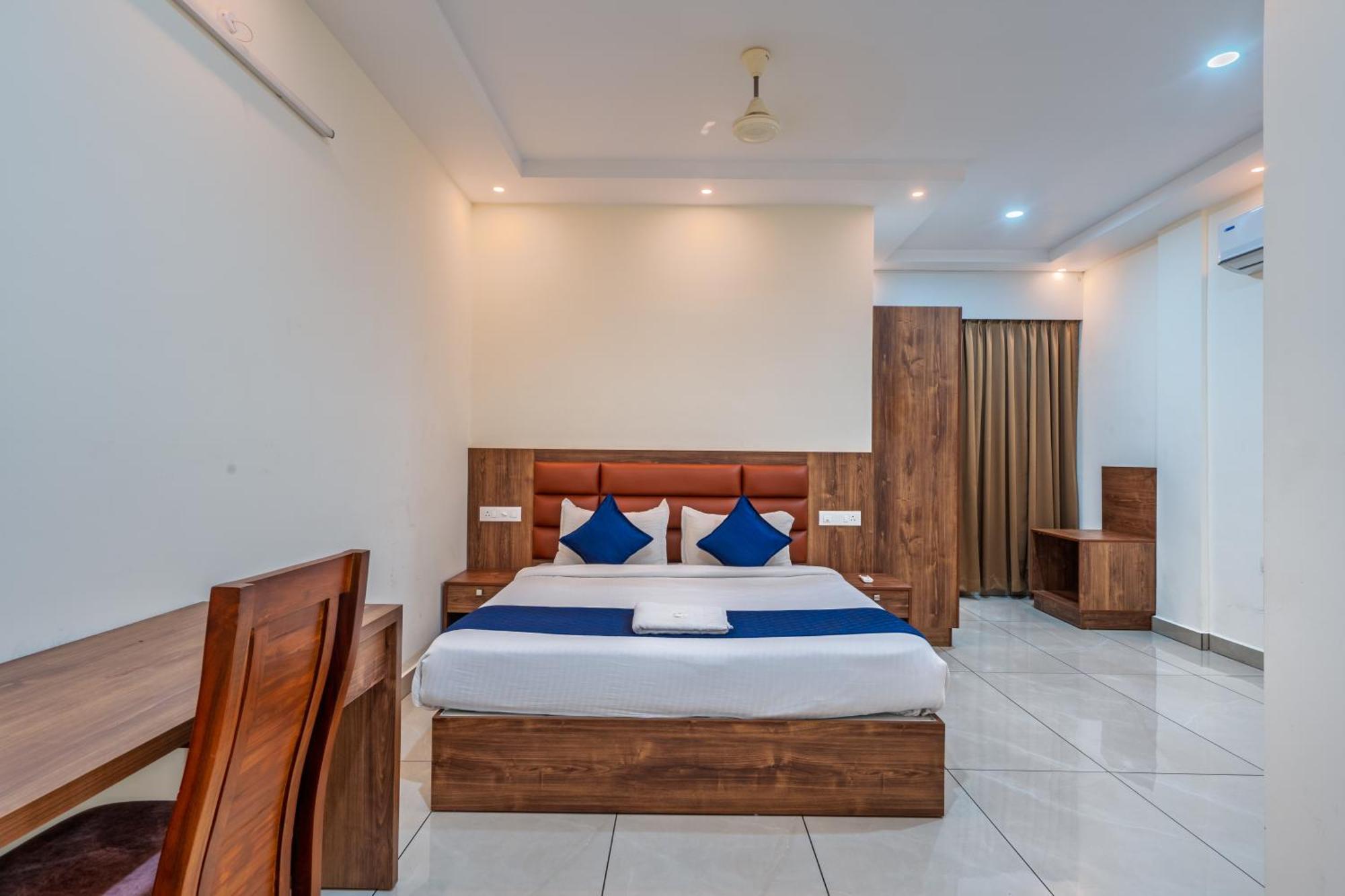 Hotel Chaithanya Residency *