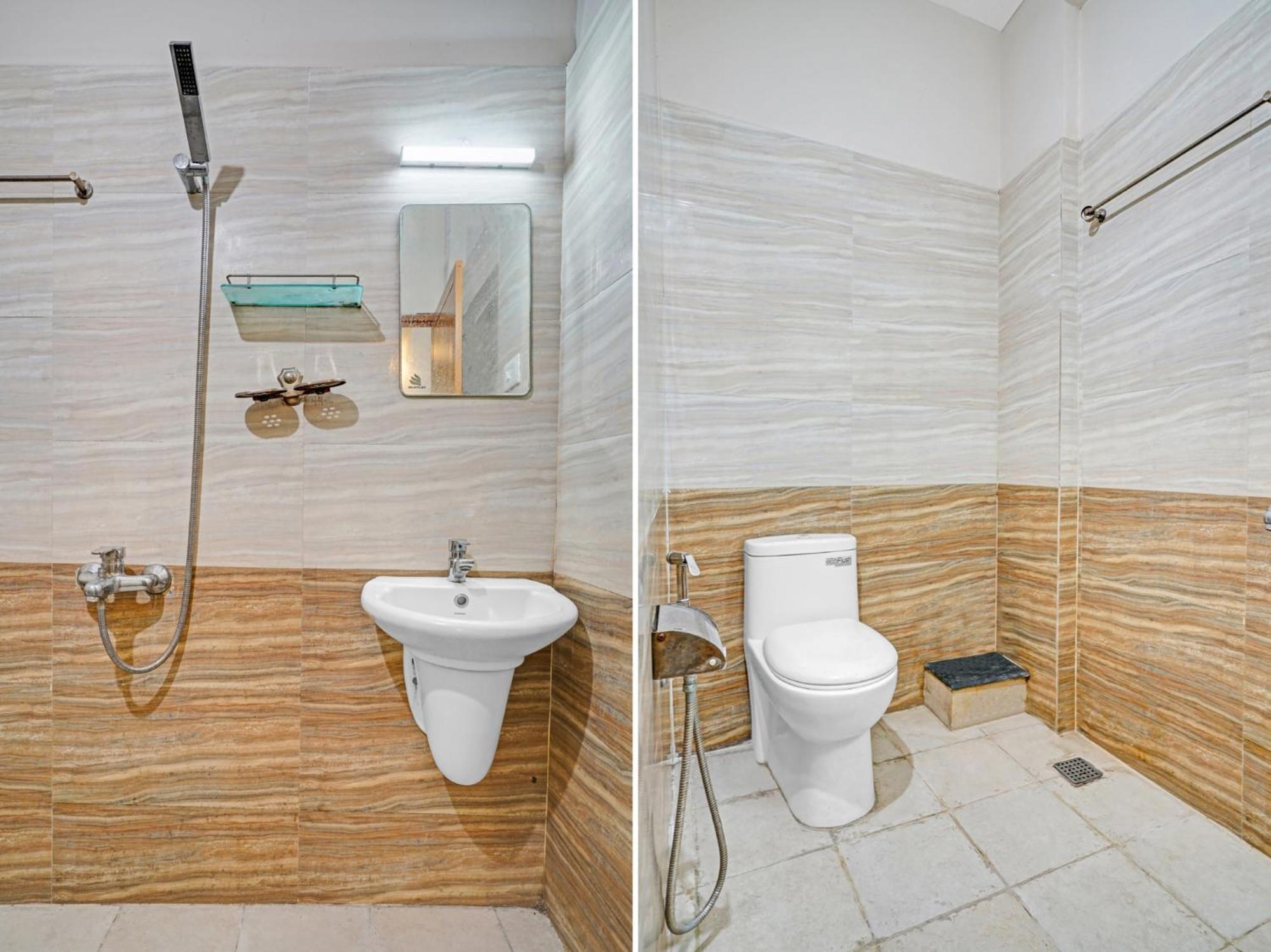 Chaithanya Residency Hotel *