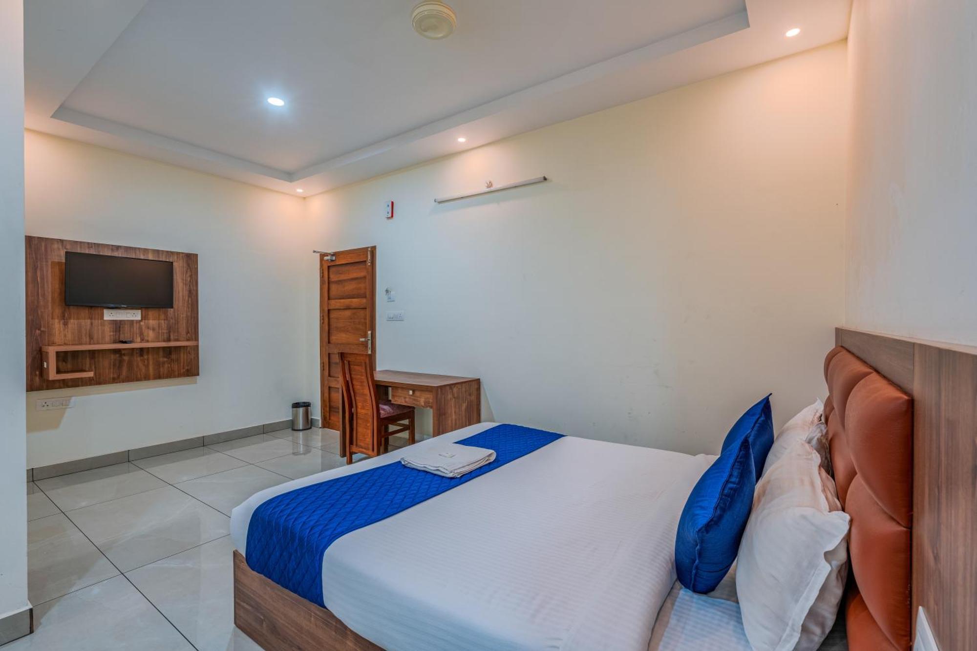Chaithanya Residency Hotel *