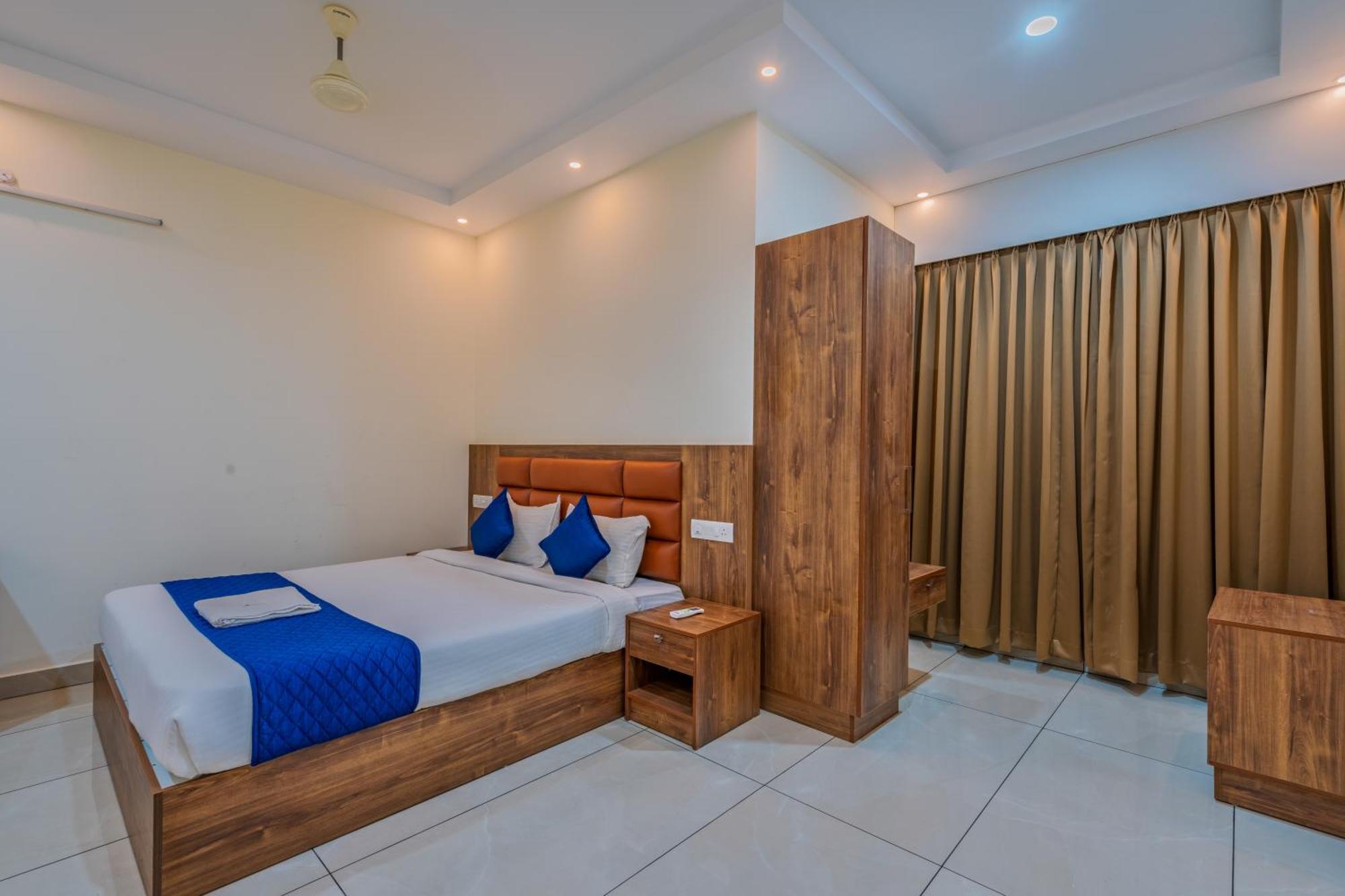 Chaithanya Residency Hotel *