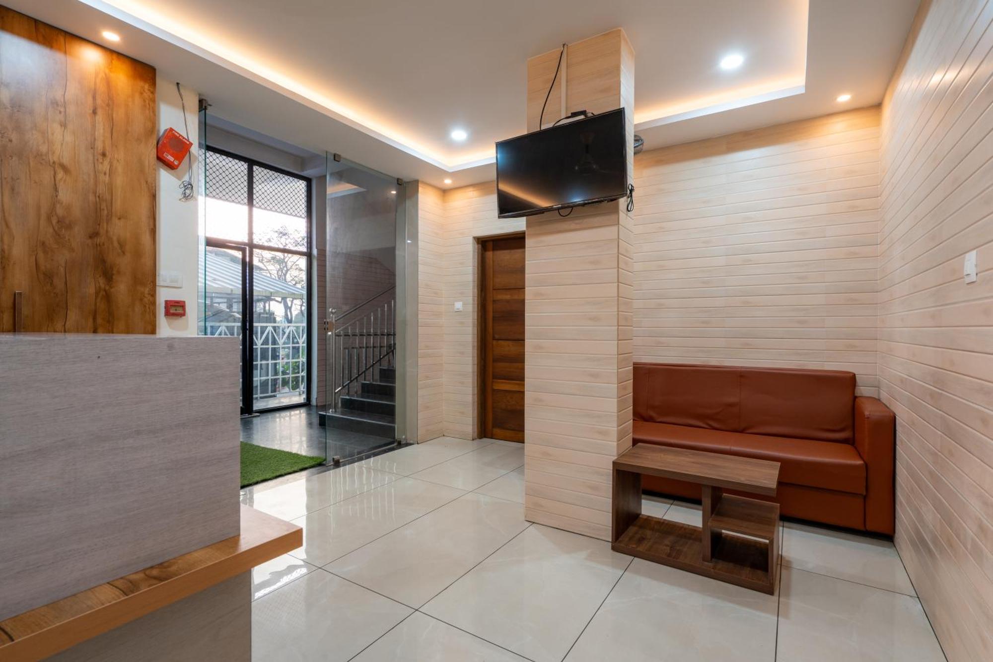 Hotel Chaithanya Residency *