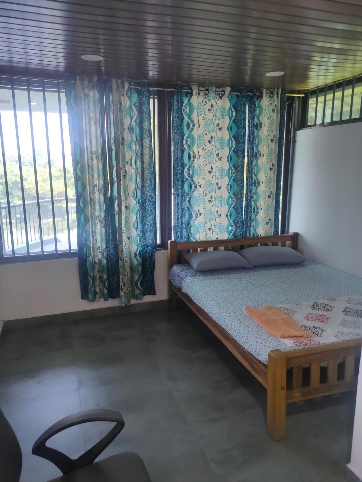 Dew Drop Dolphin Homestay *