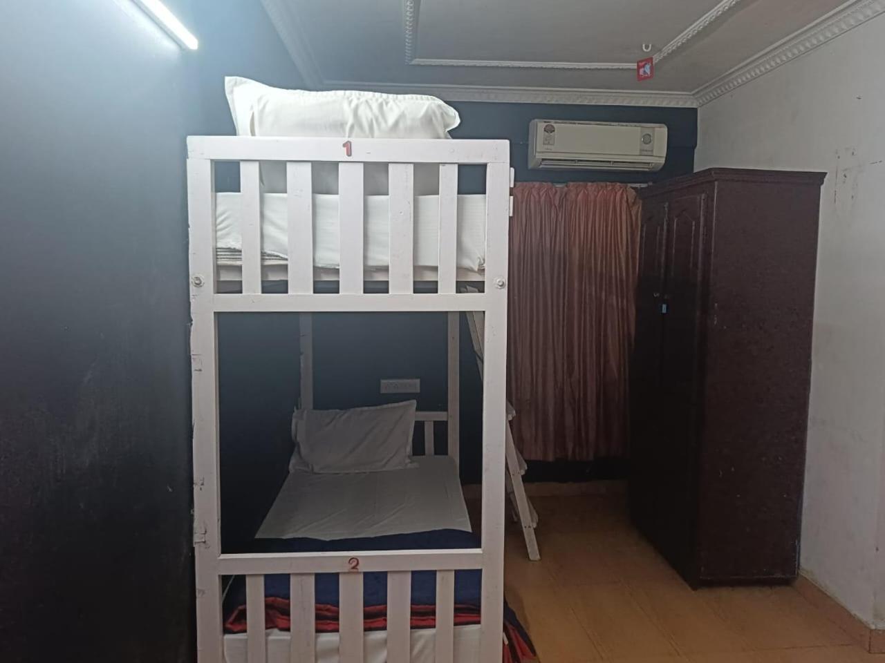 Xhostel Cochin Hostel *