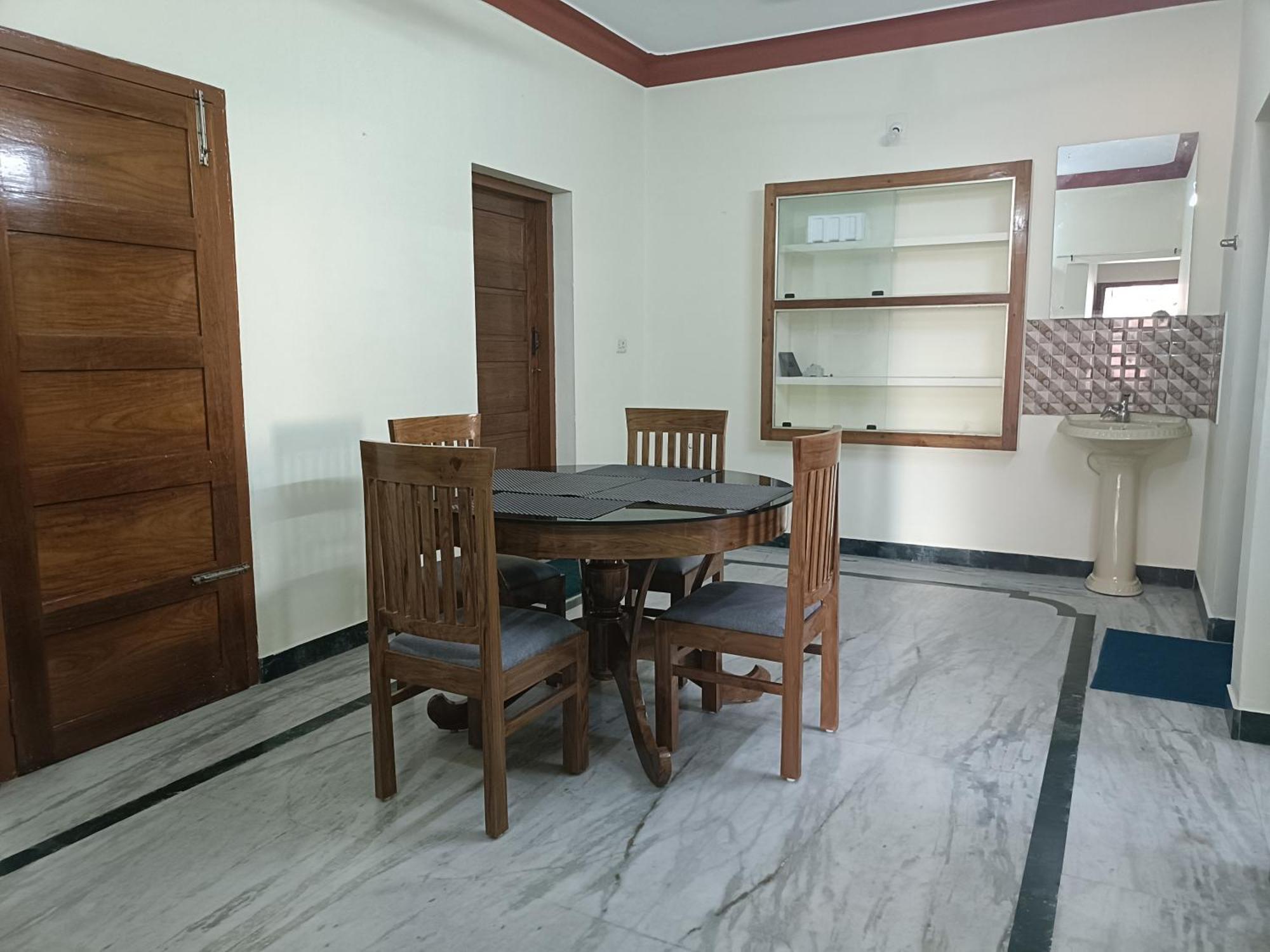 Sanvilla 2 Bhk, Vytila *