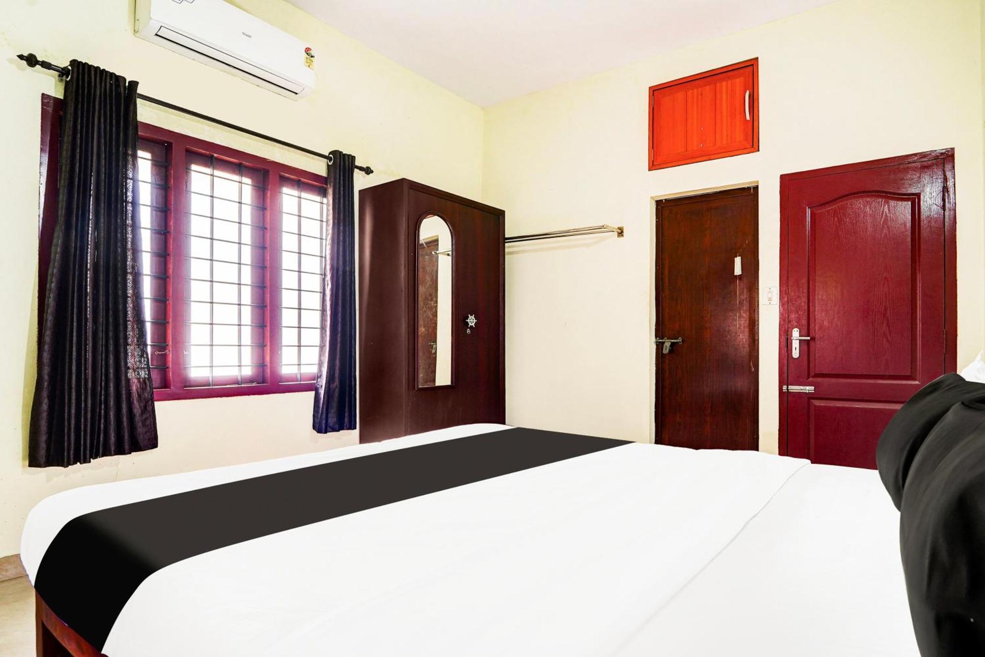 Super O Nettoor Near Lakeshore Hospital 3* Kochi