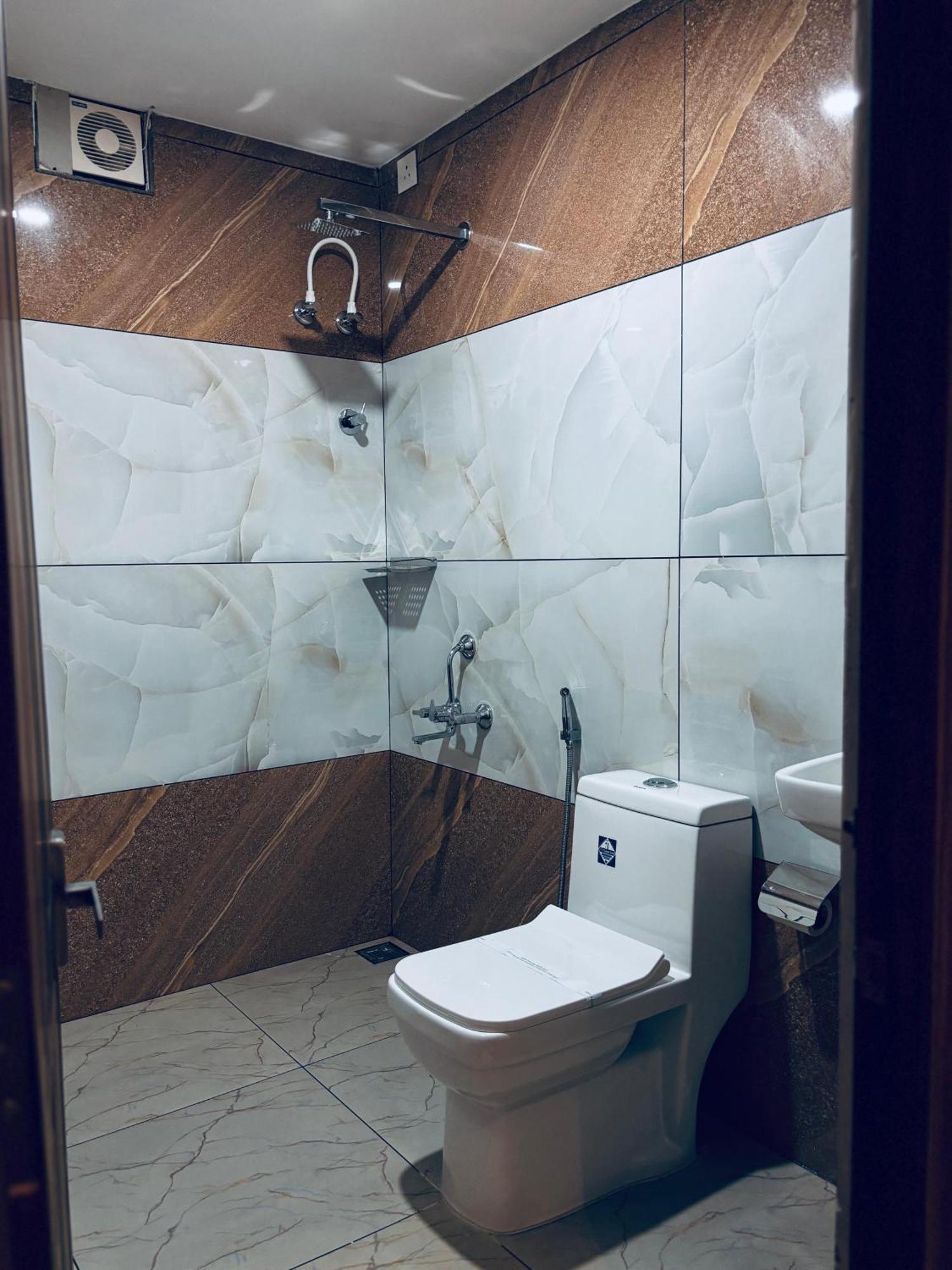 Hotel Igloo Kakkanad 3*
