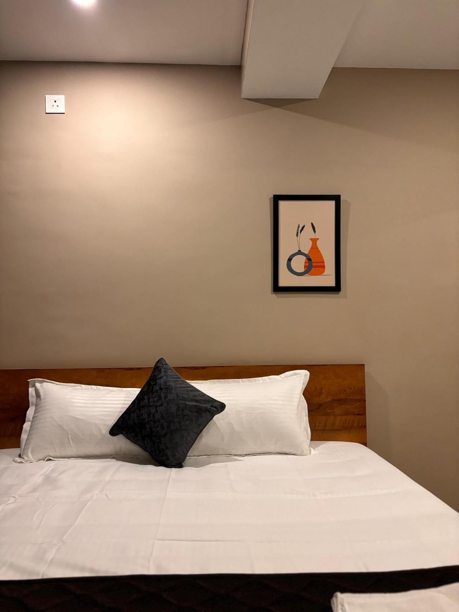Hotel Igloo Kakkanad Kochi