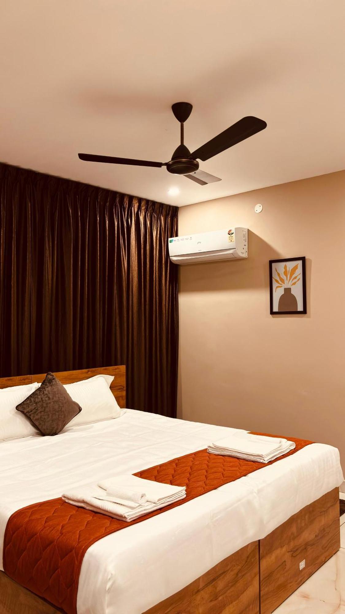 Igloo Kakkanad Hotel