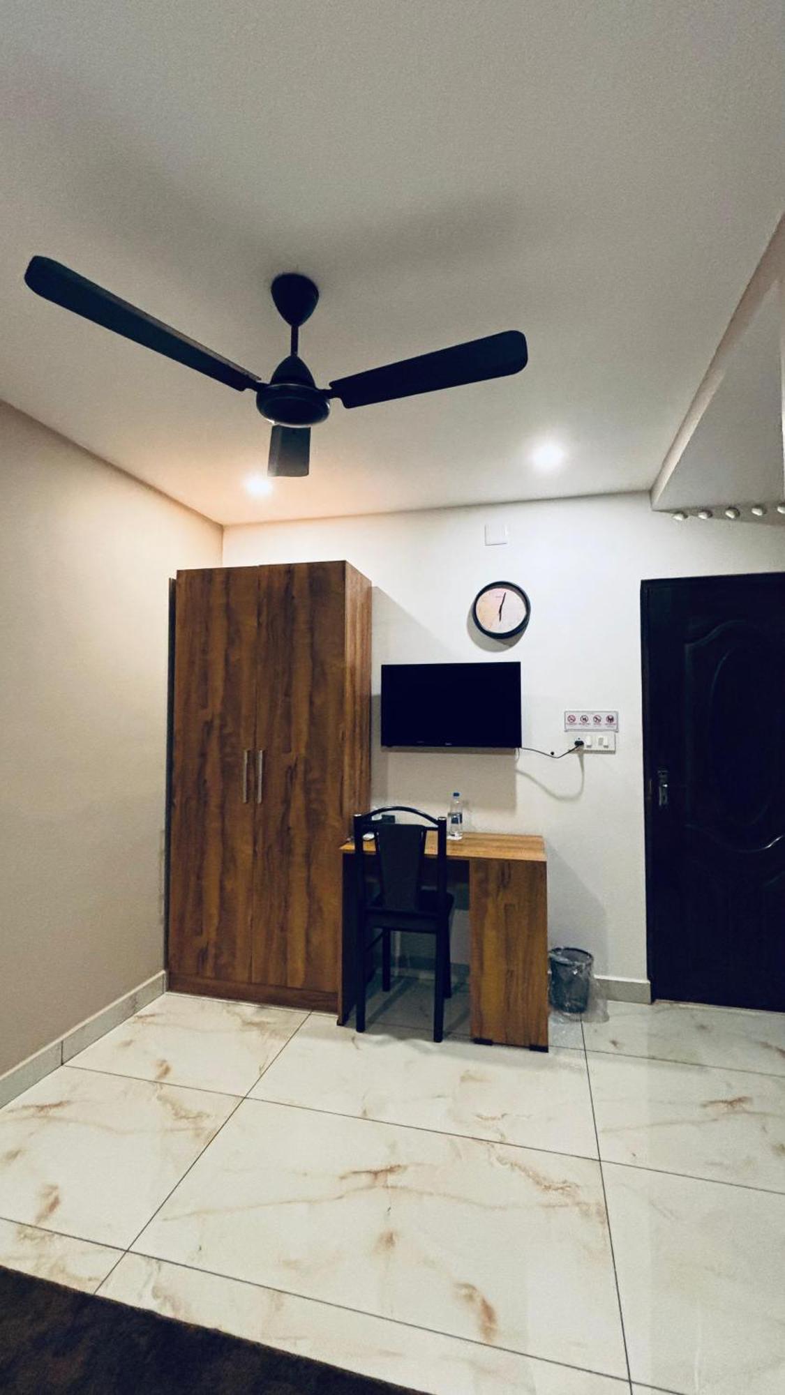 Igloo Kakkanad 3* Kochi