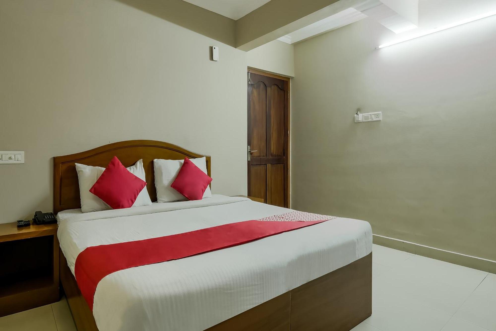 Hotel Collection O Kadavanthra Near South Railway Station 3*