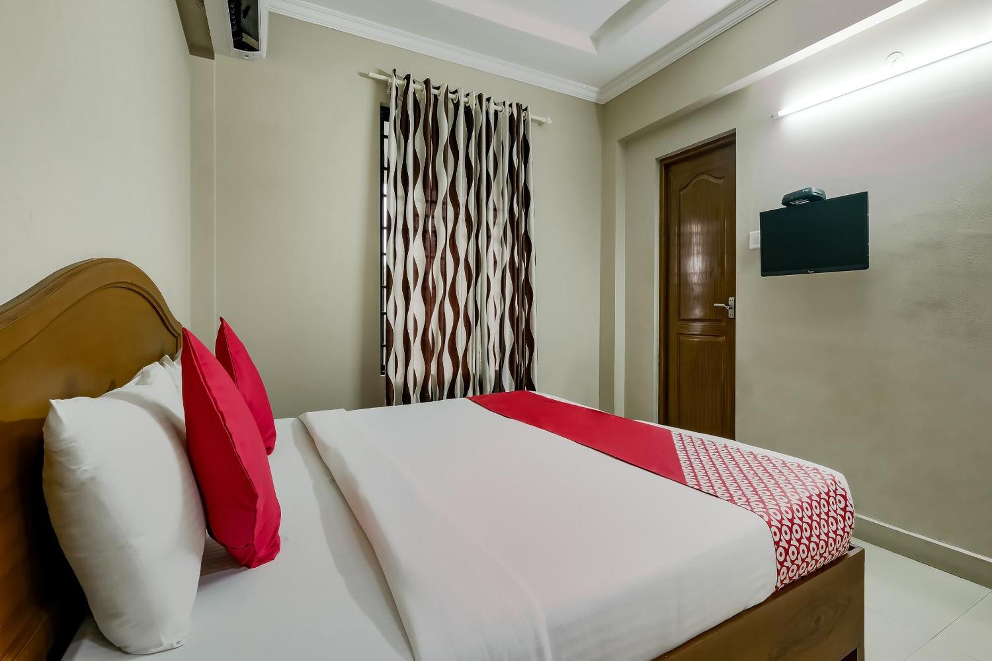 Hotel Collection O Kadavanthra Near South Railway Station Kochi