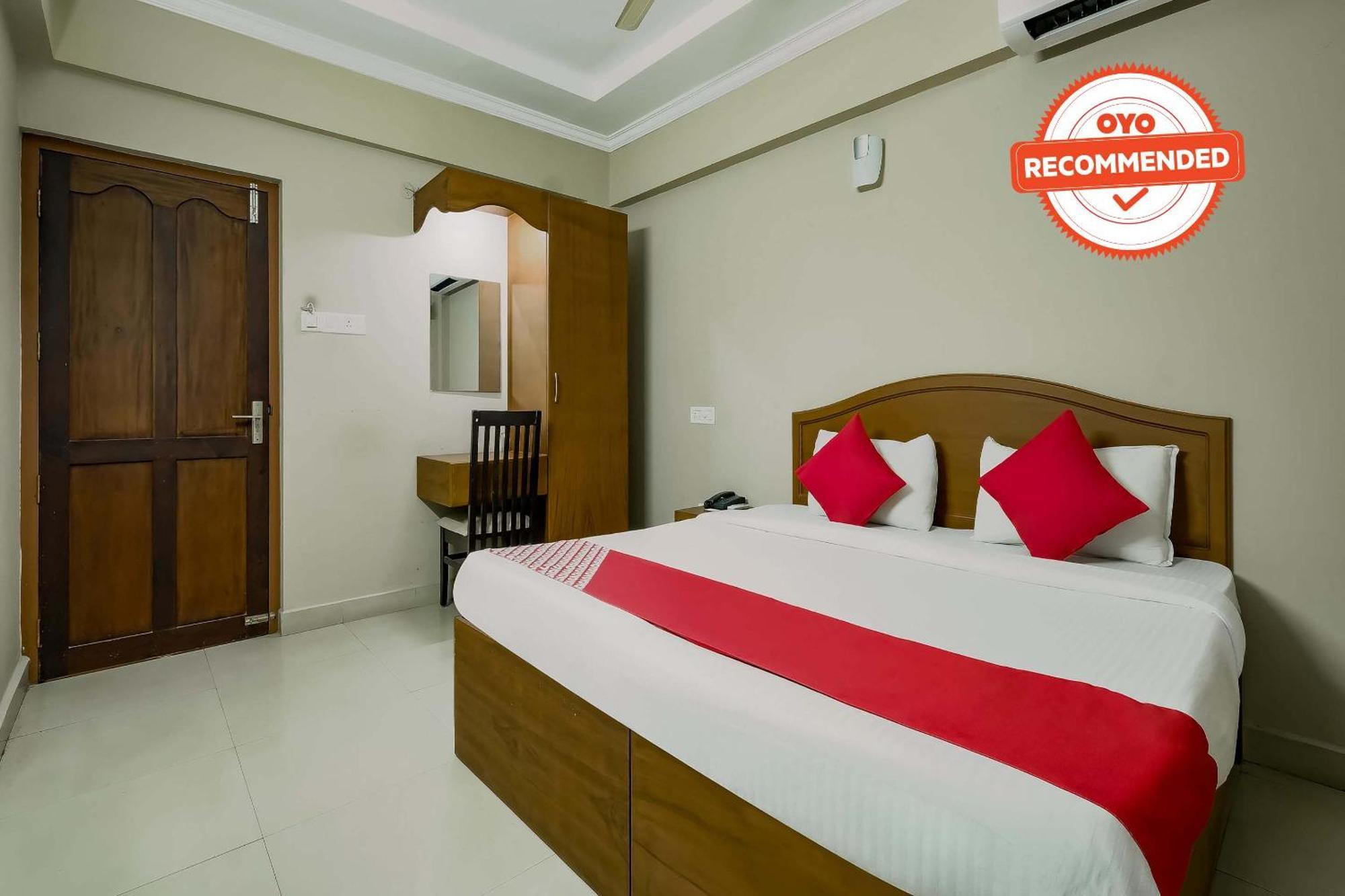 Collection O Kadavanthra Near South Railway Station Kochi