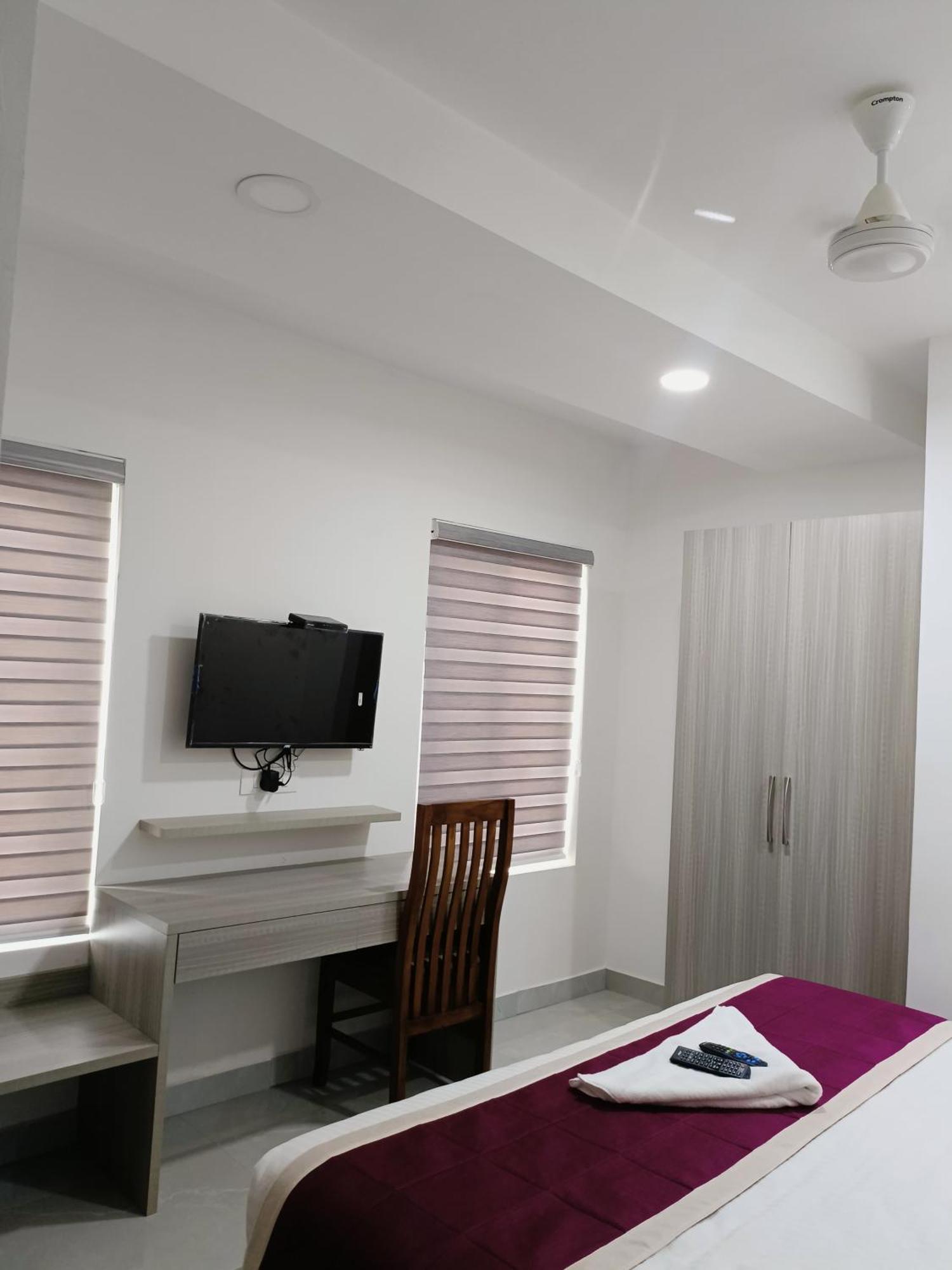 Hotel Grace Regency Kochi