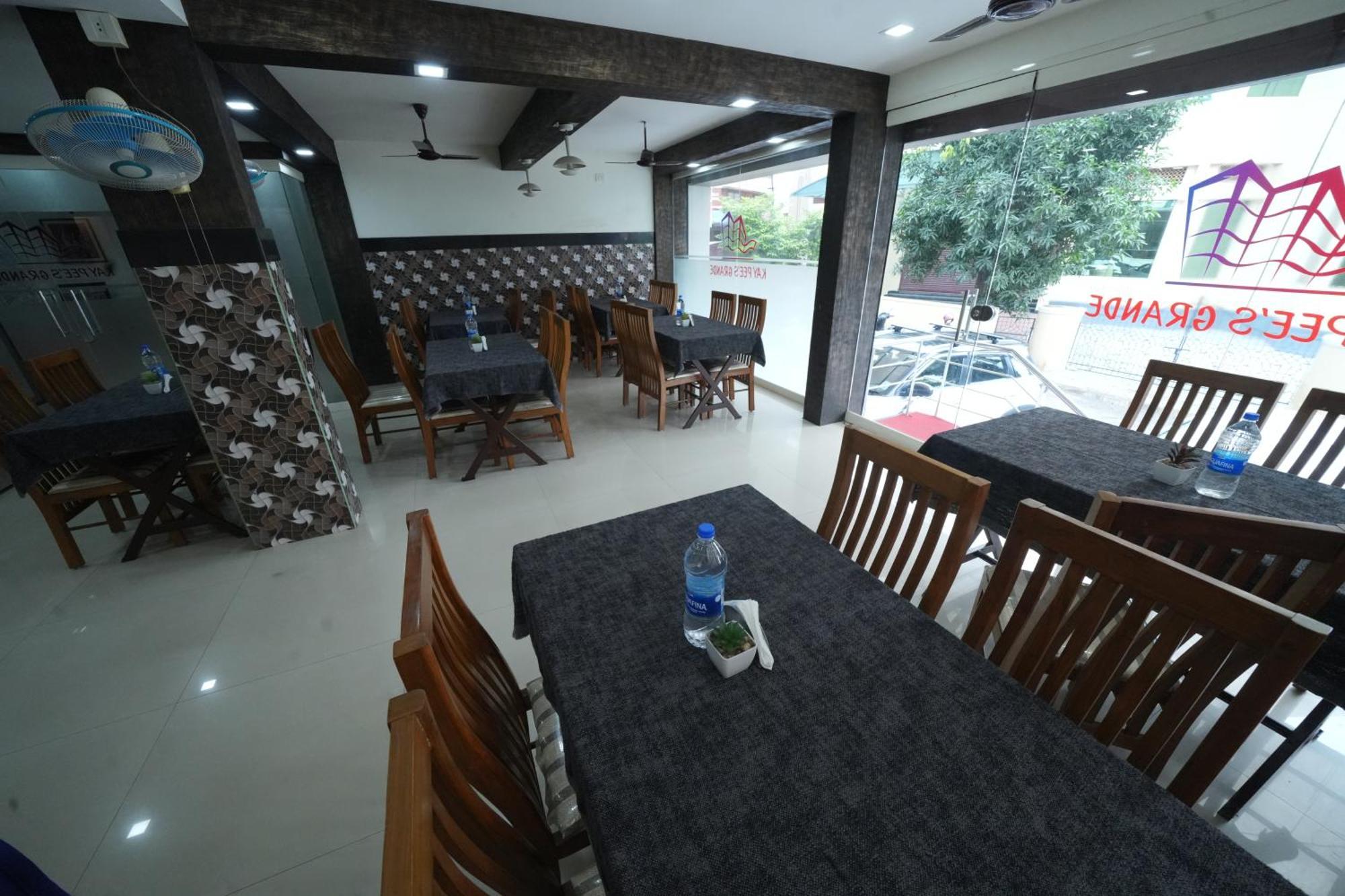 Hotel Kay Pee's Grande