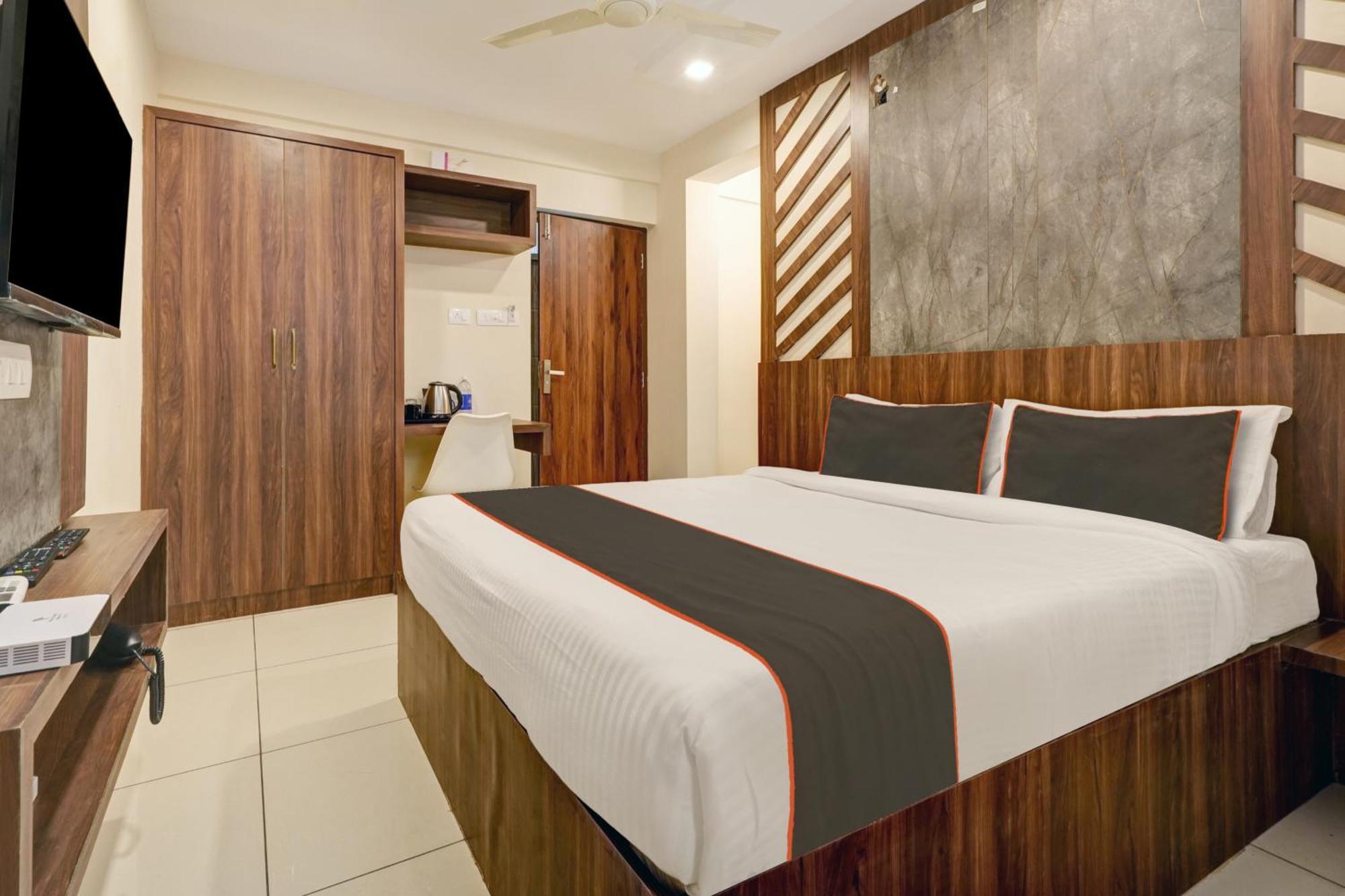 Gypsy Cusat Hotel 3*