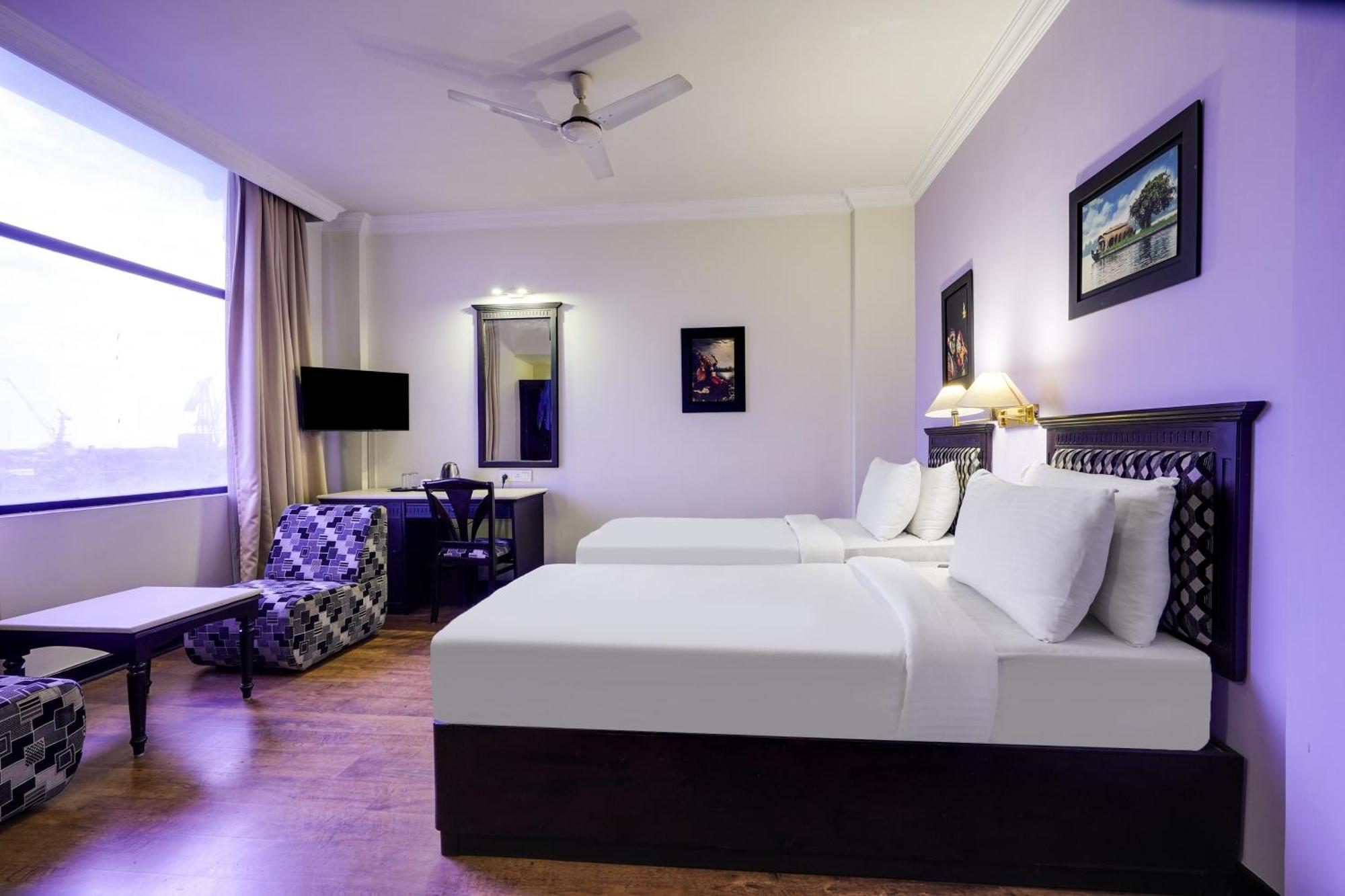Palette Mg Road Ernakulam Hotel