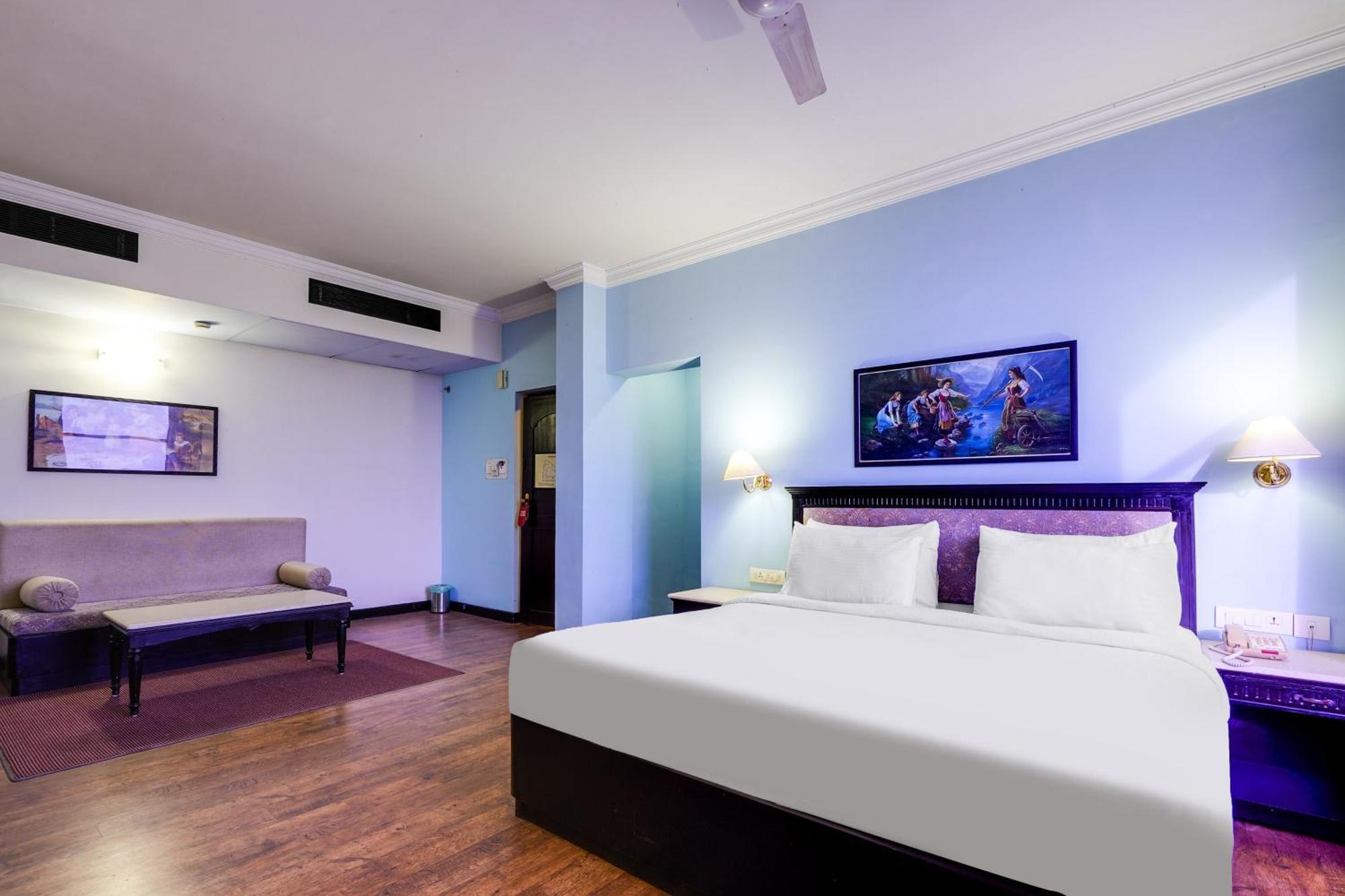 Hotel Palette Mg Road Ernakulam Kochi