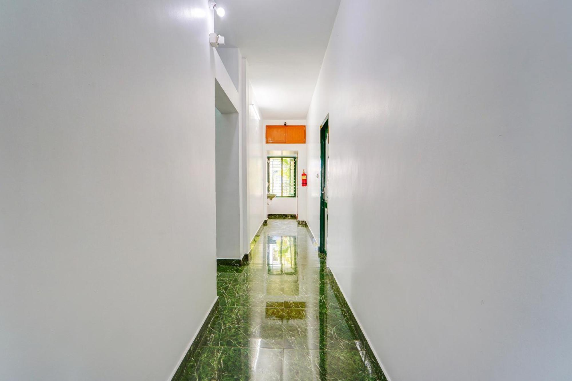 Hotel Super O Vennala Near Palarivattom Kochi