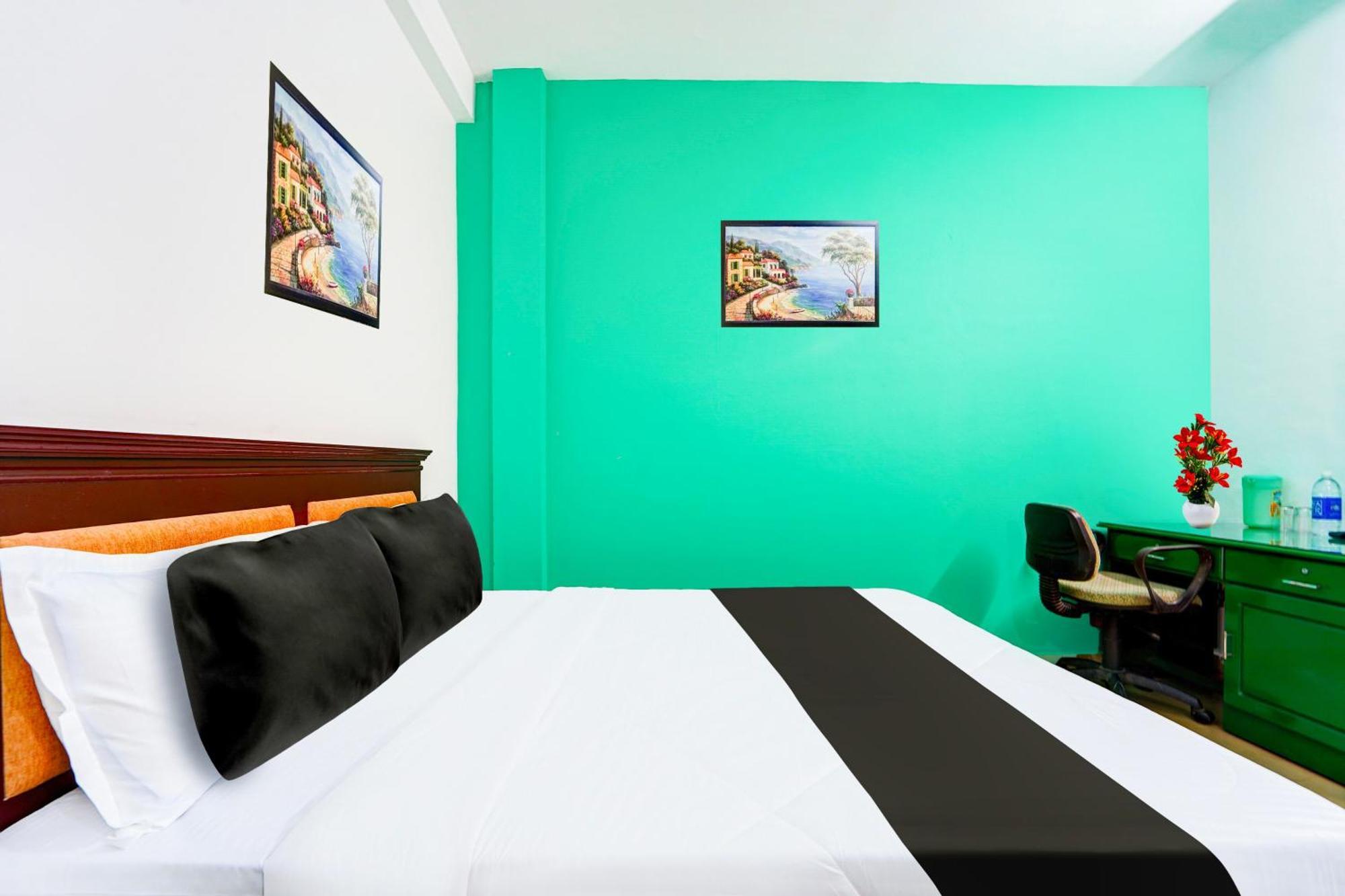 Hotel Super O Vennala Near Palarivattom 3*