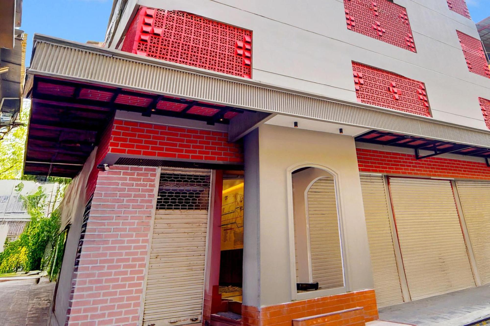 Super O Broadway Ernakulam Hotel