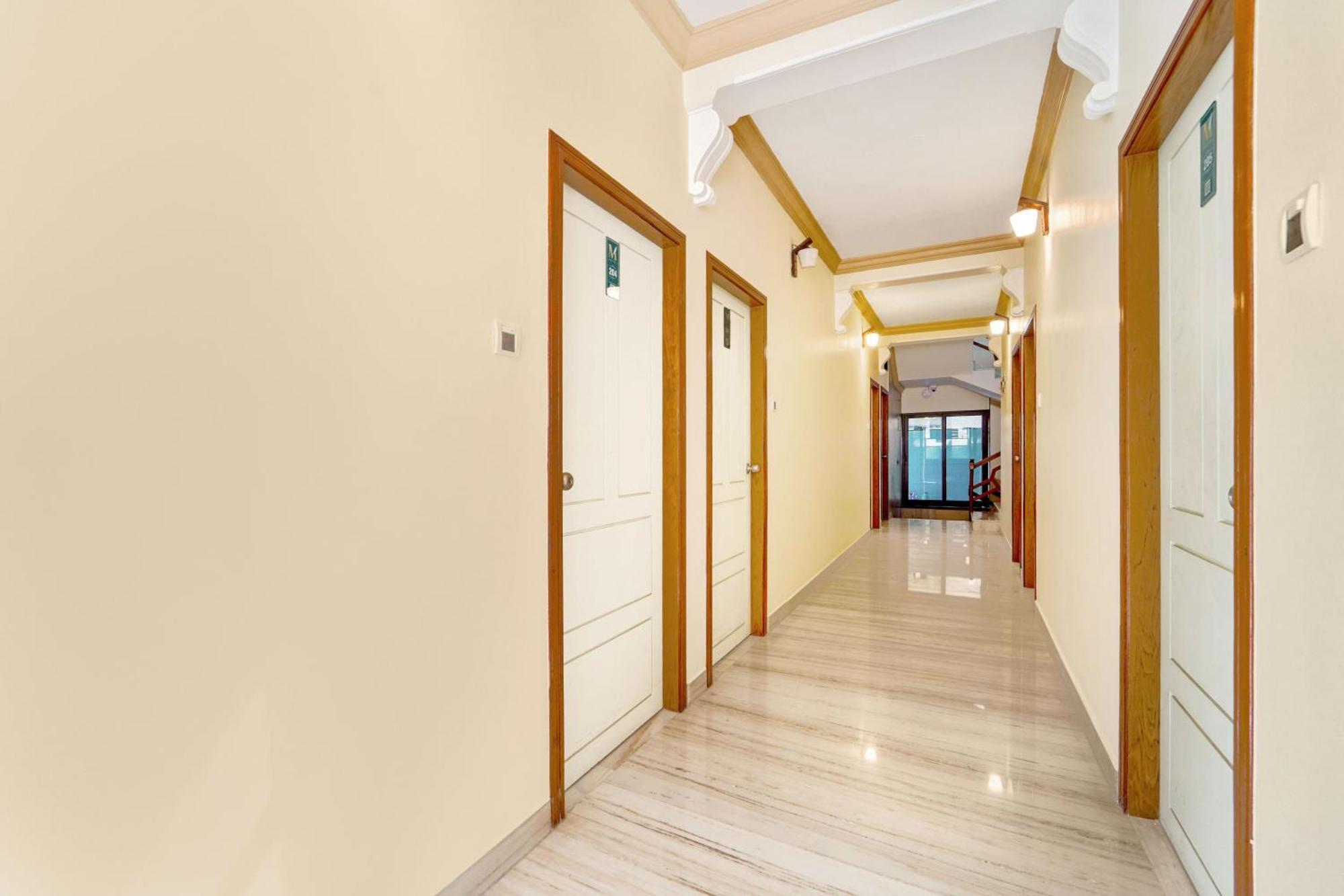 Hotel Super O Broadway Ernakulam