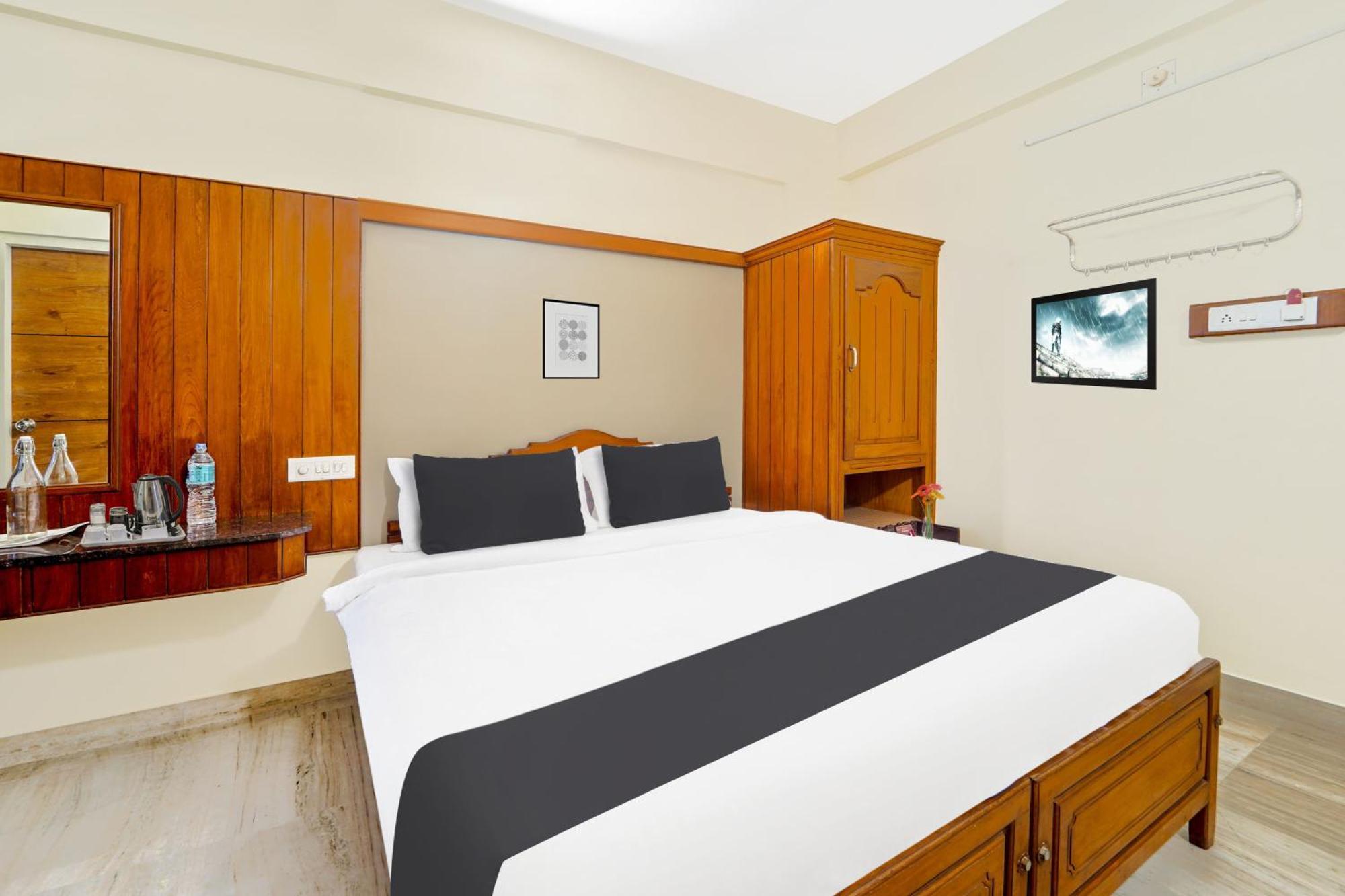 Super O Broadway Ernakulam Hotel