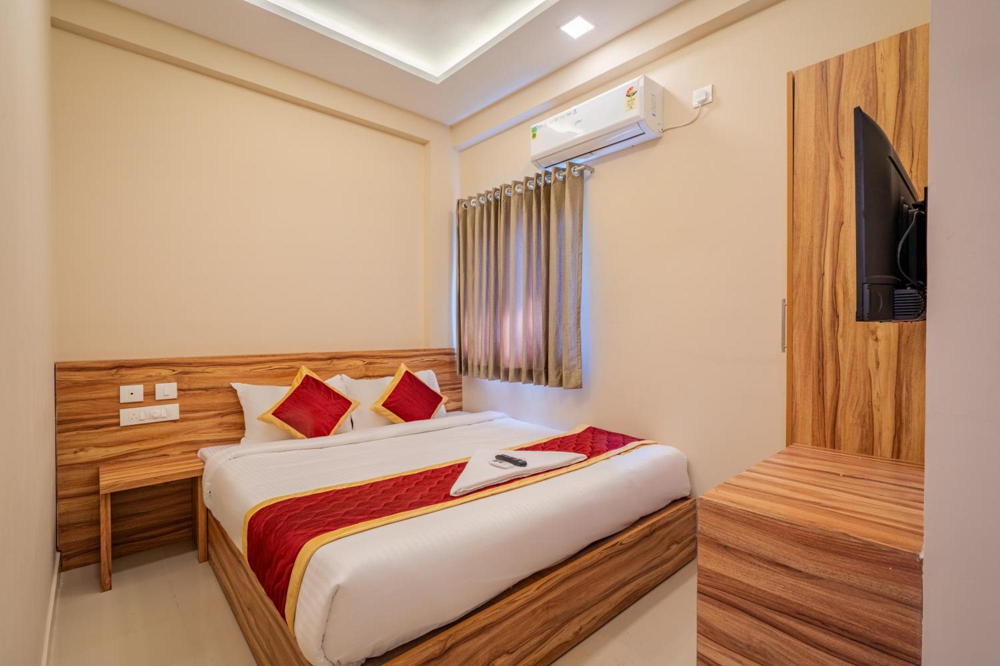 Yaad Hotel Kochi