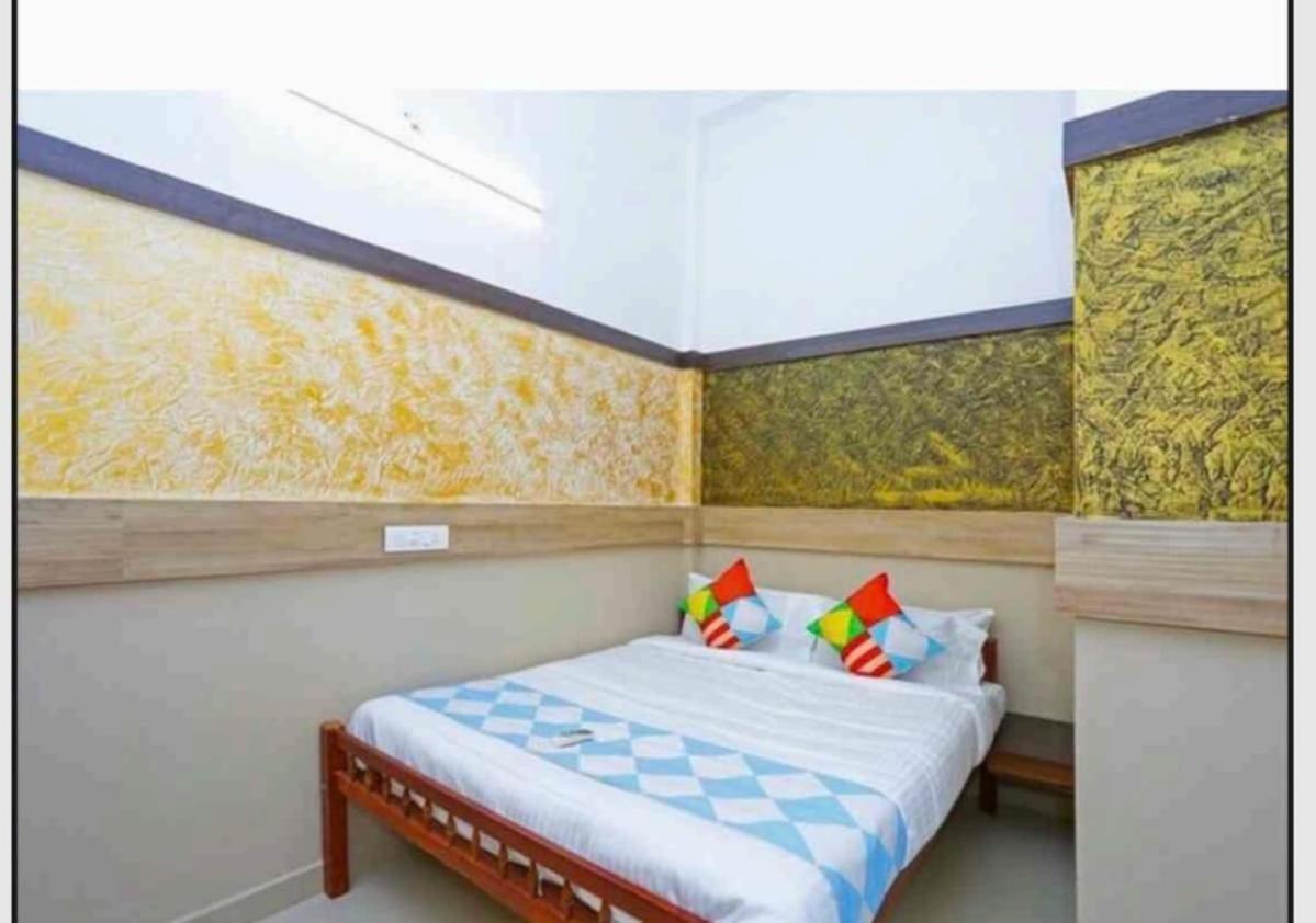 Moon 3* Kochi