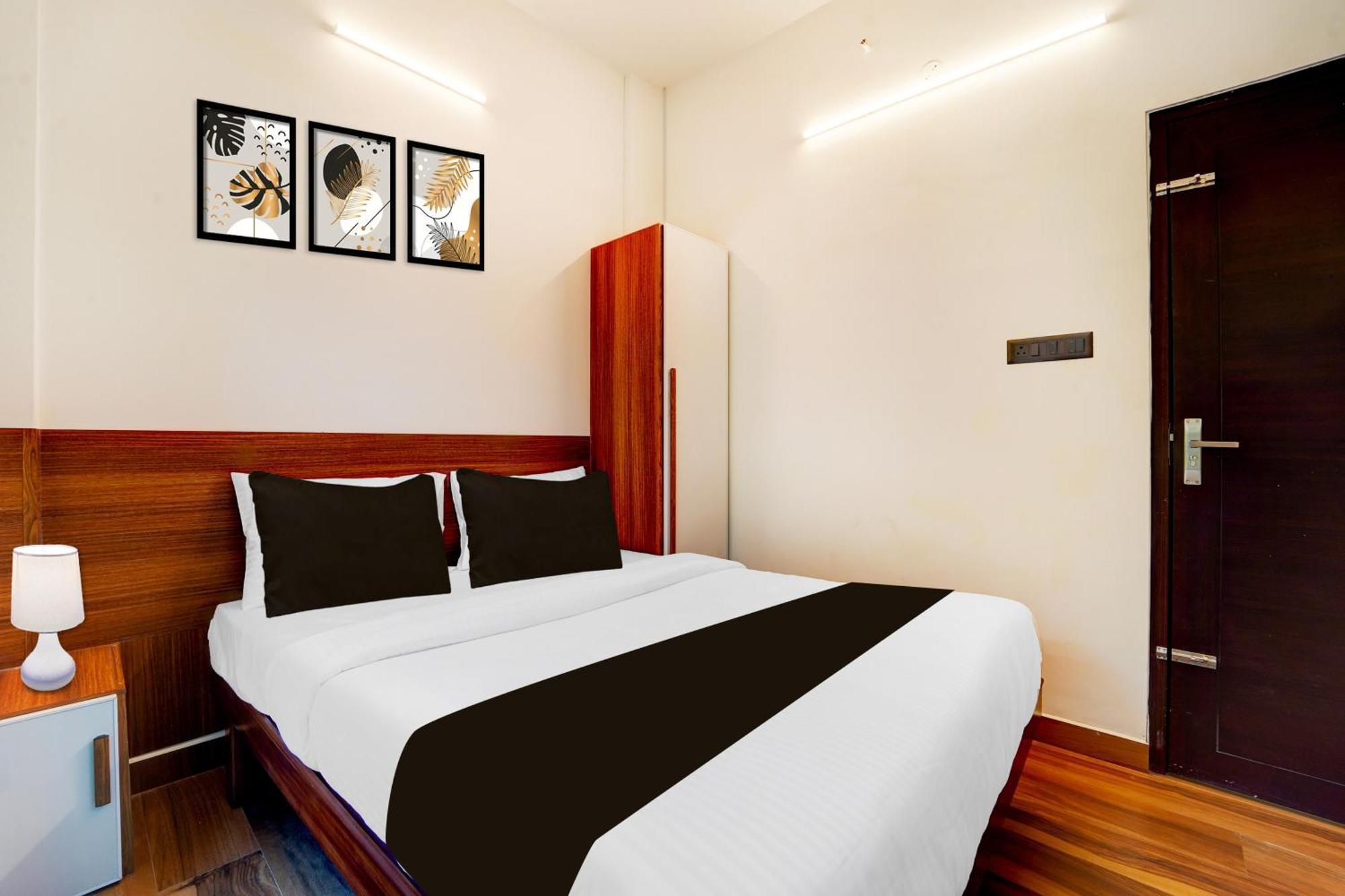Super O Gandhi Nagar Near South Railway Backgate 3* Kochi