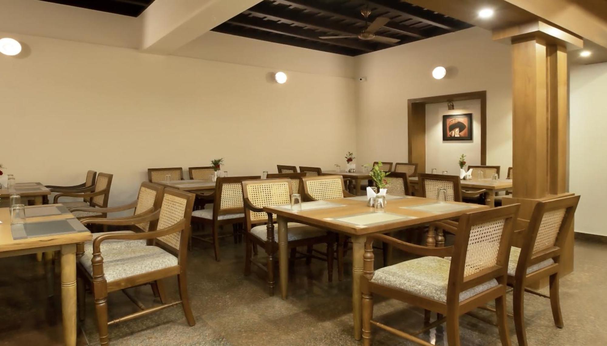 Seashell - Marine Drive Hotel 3*