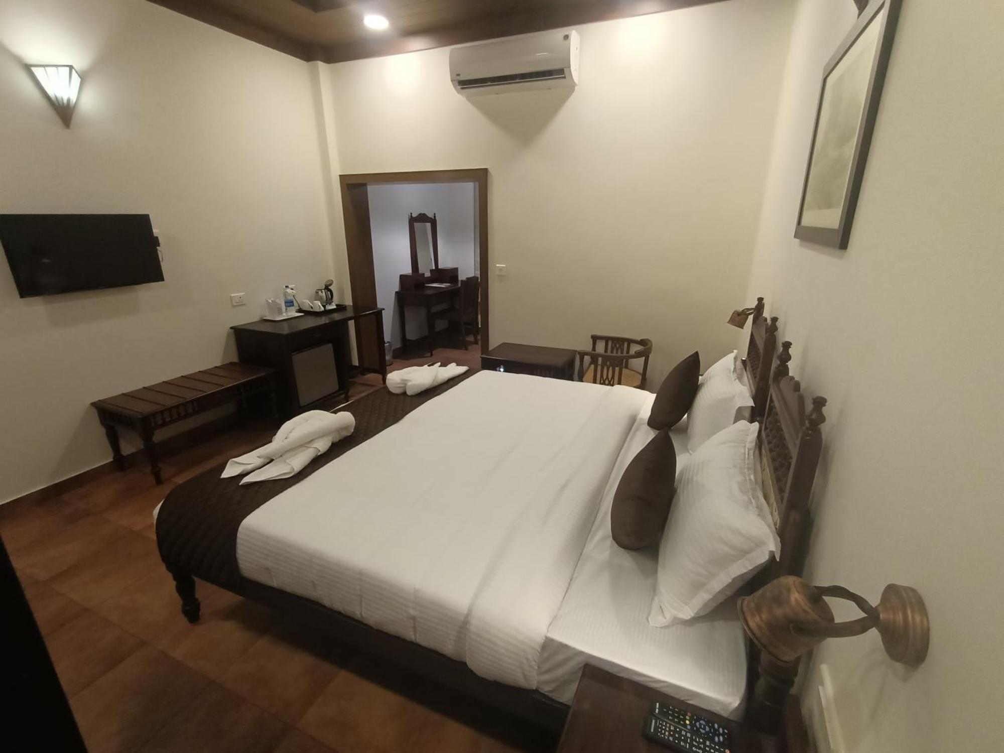 Hotel Seashell - Marine Drive 3*