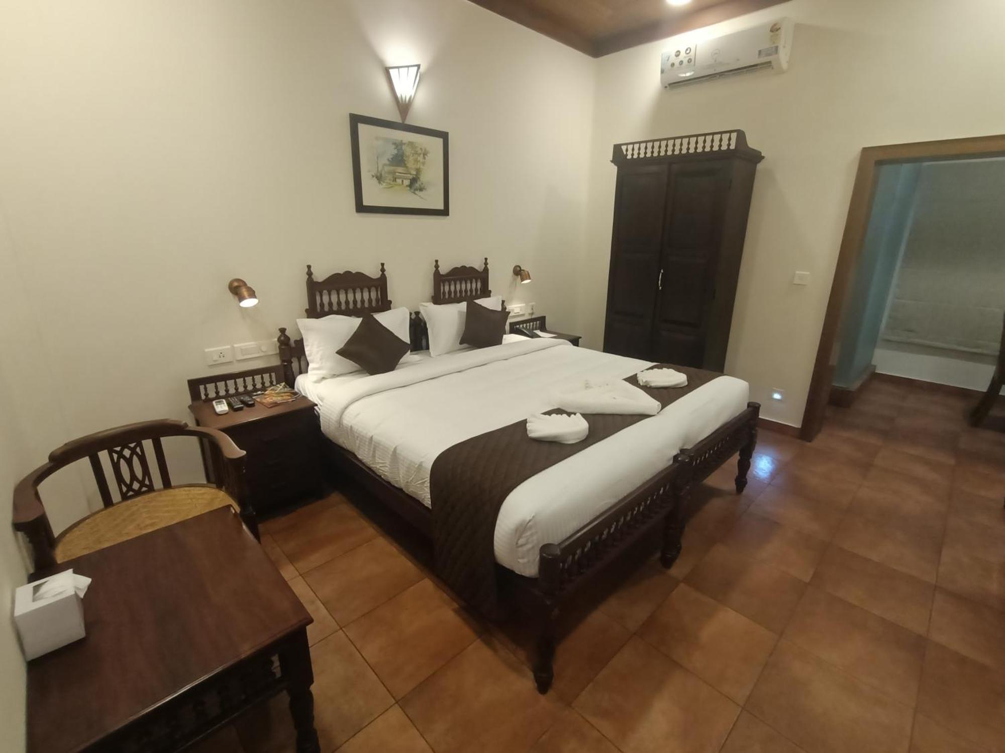 Seashell - Marine Drive Hotel
