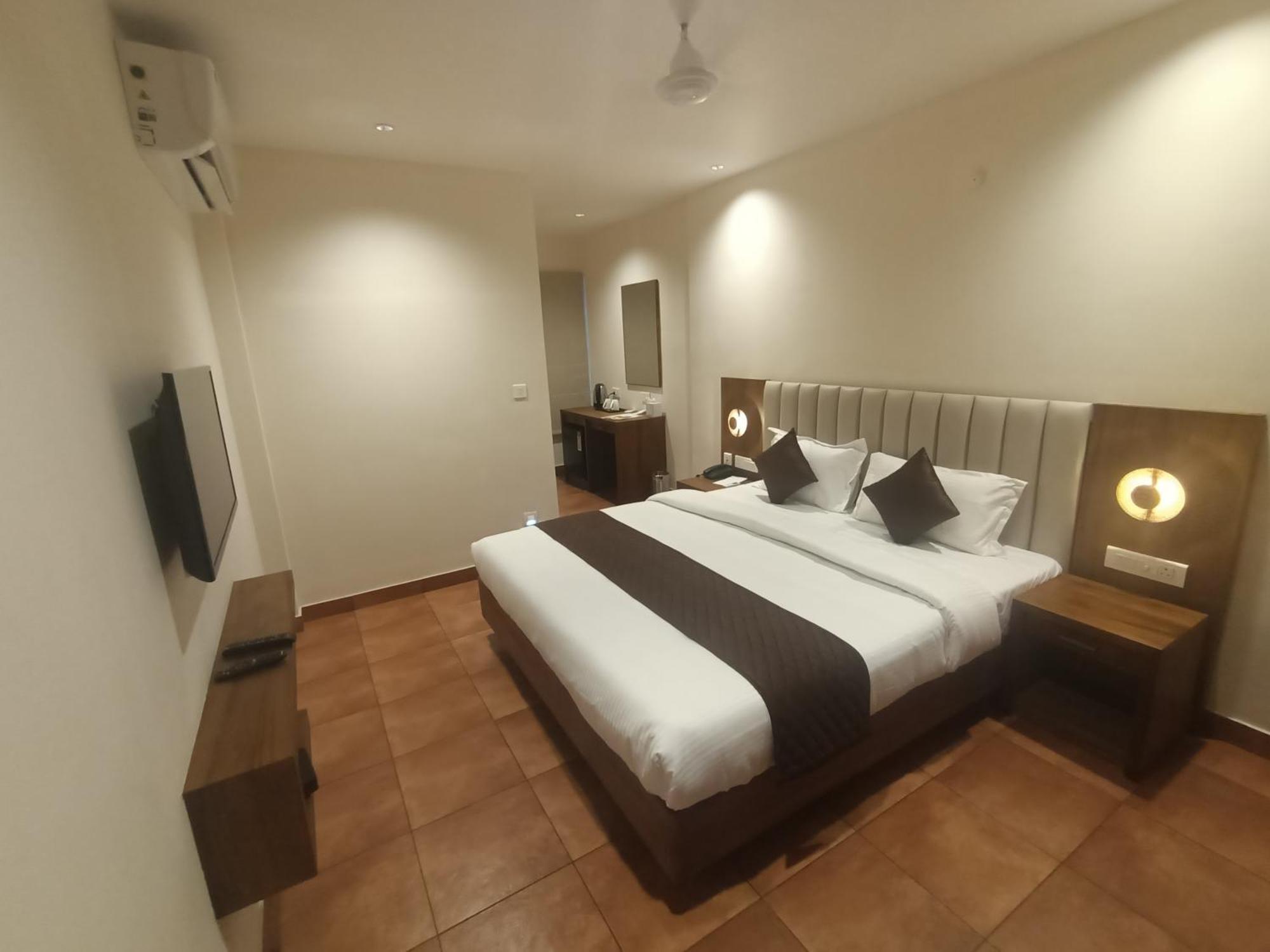 Hotel Seashell - Marine Drive