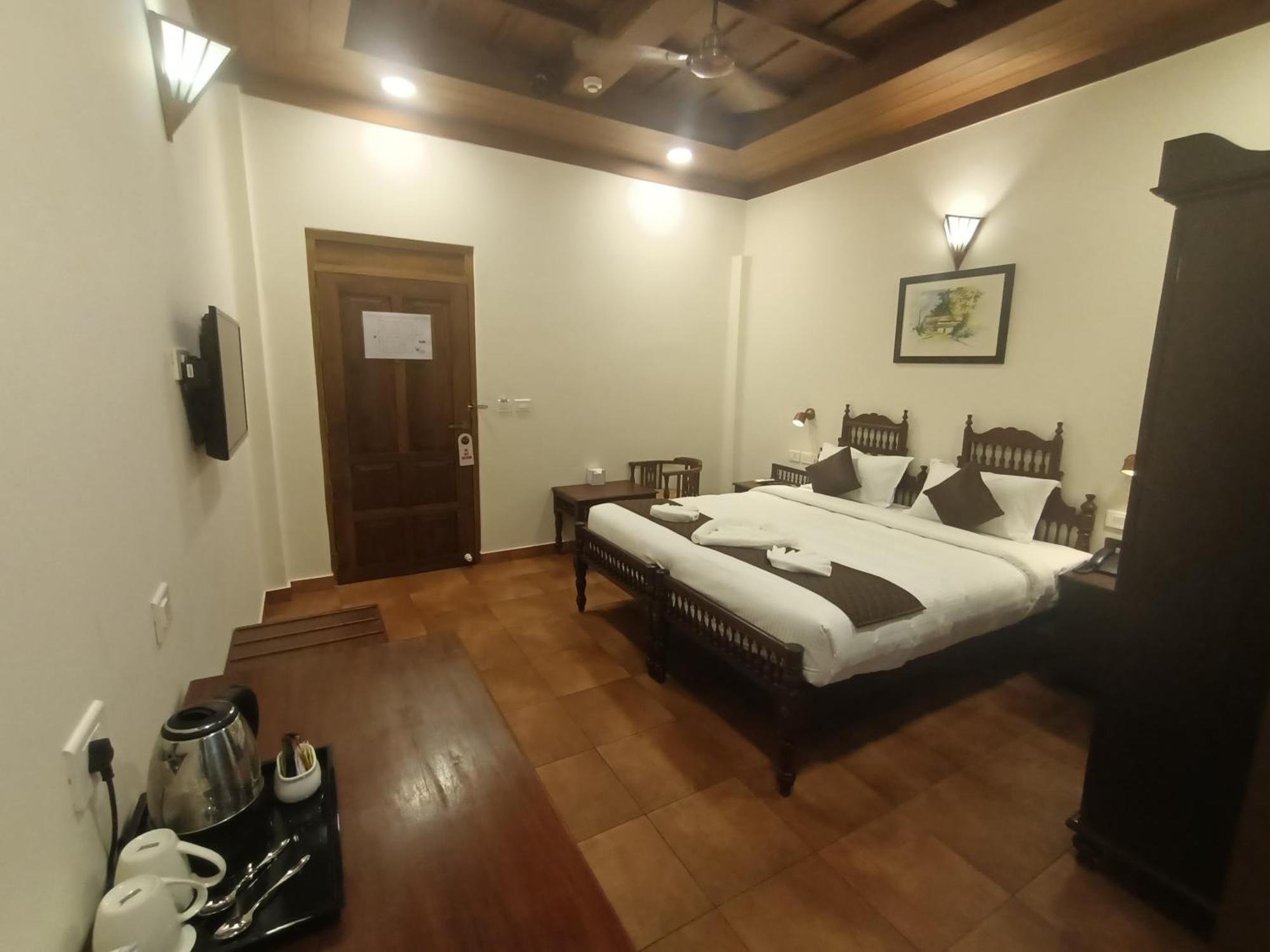 Seashell - Marine Drive Hotel