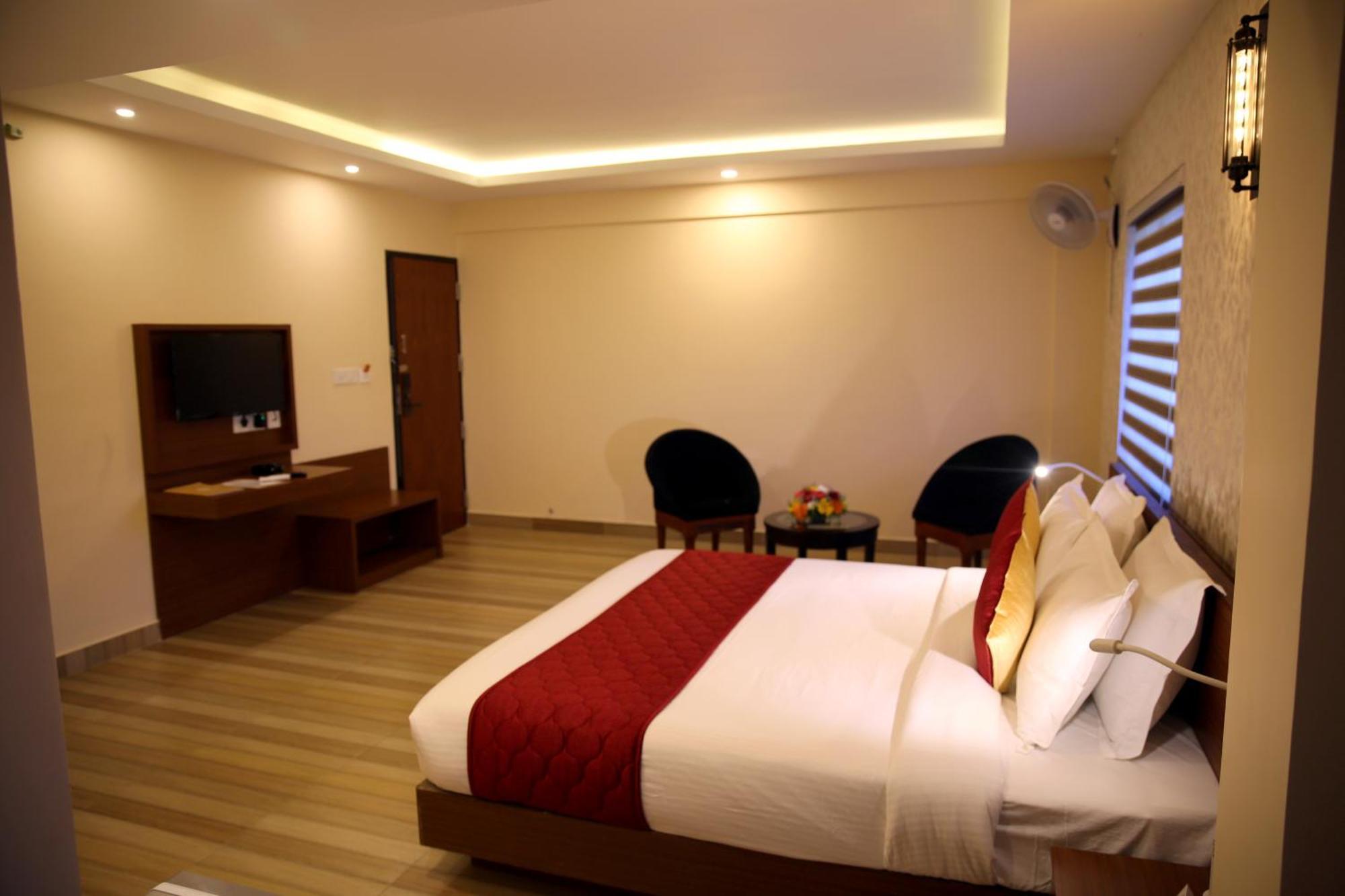 New Dchandelier Hotel Kochi