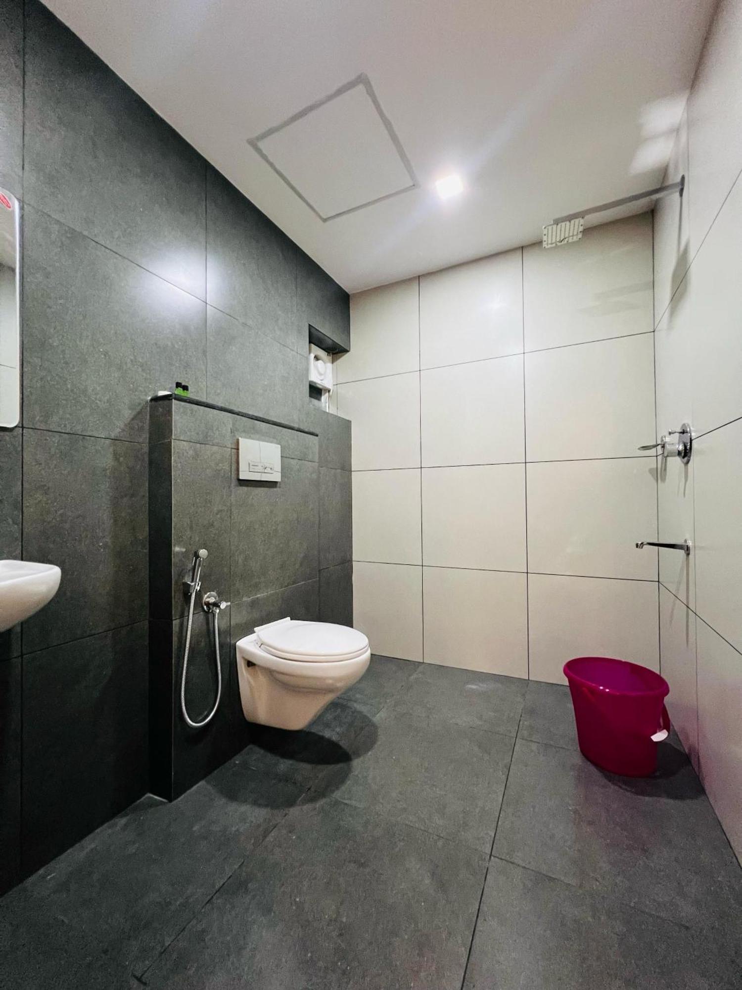 Gypsy Cusat Hotel 3*