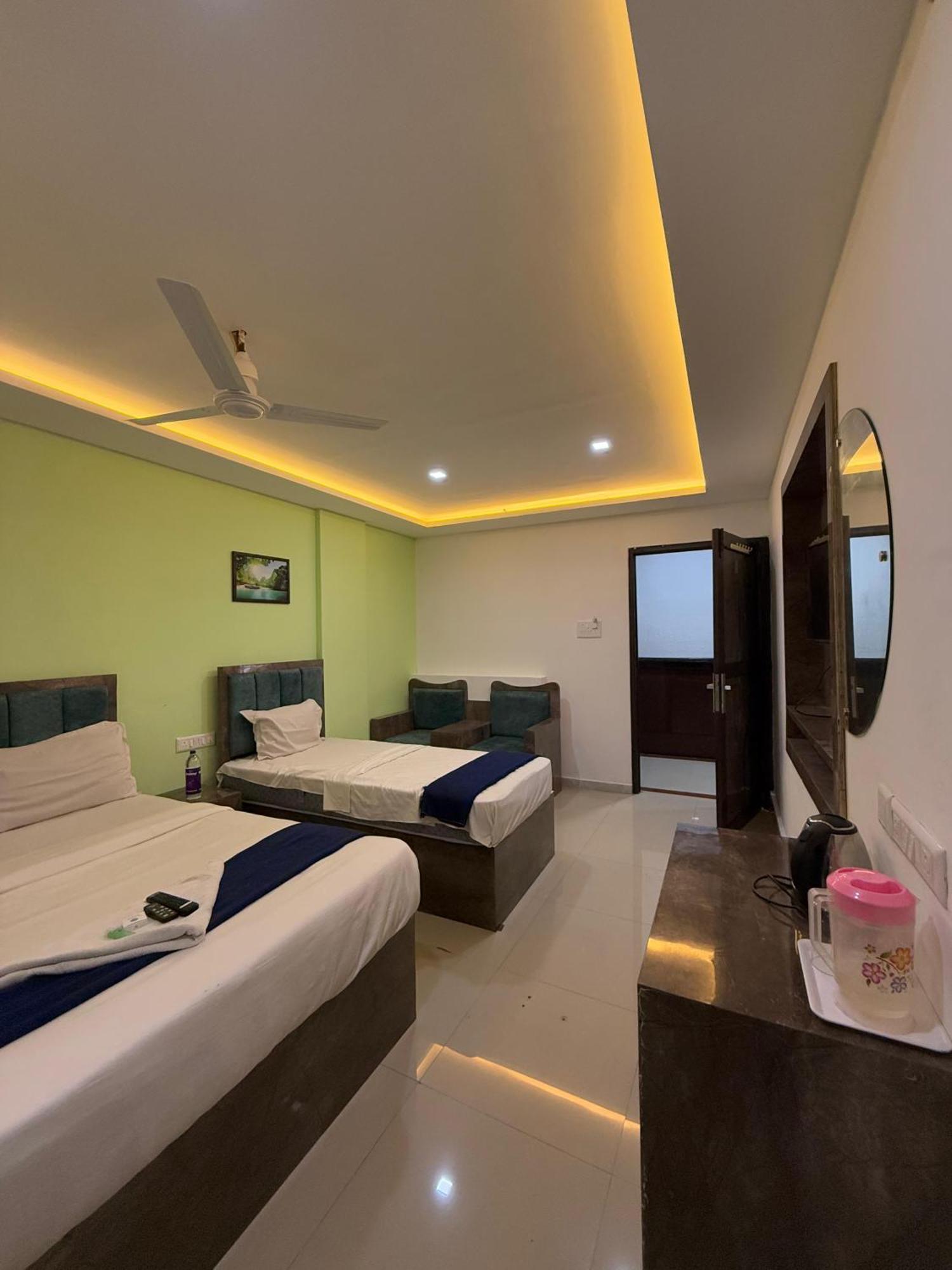 Queens Residency - Hotel Kochi