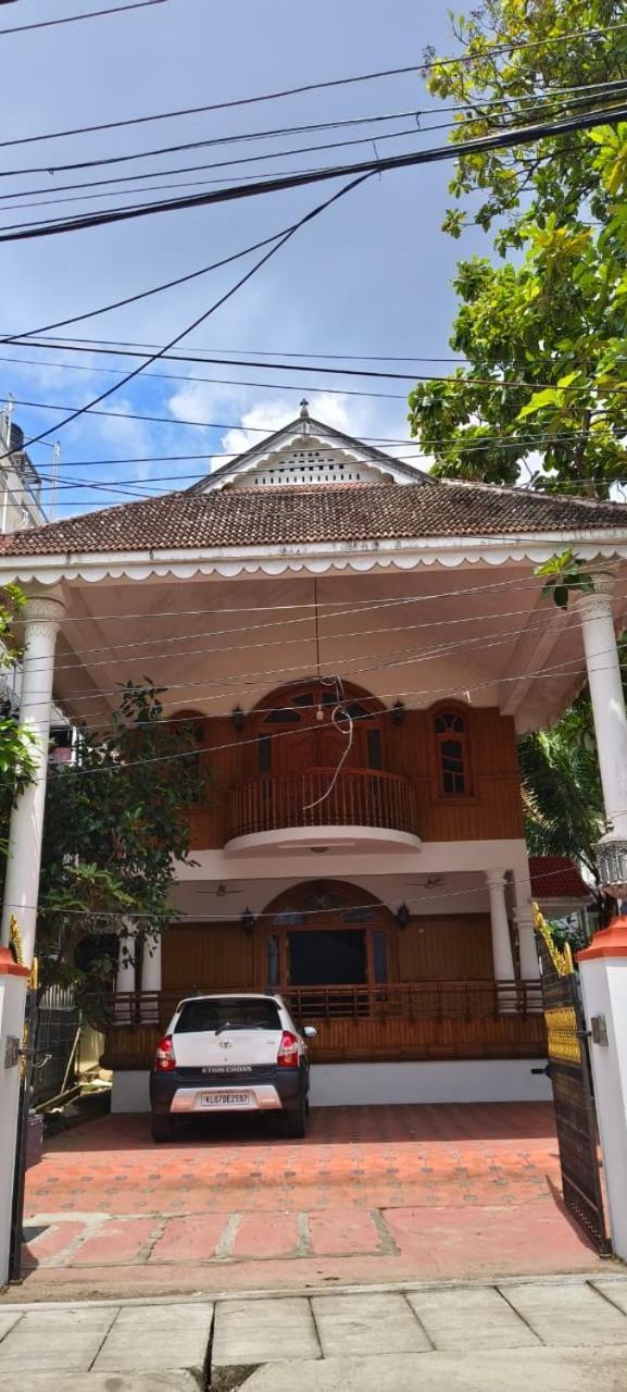 Aryabhadhra Cottage7 Room-2 Kochi